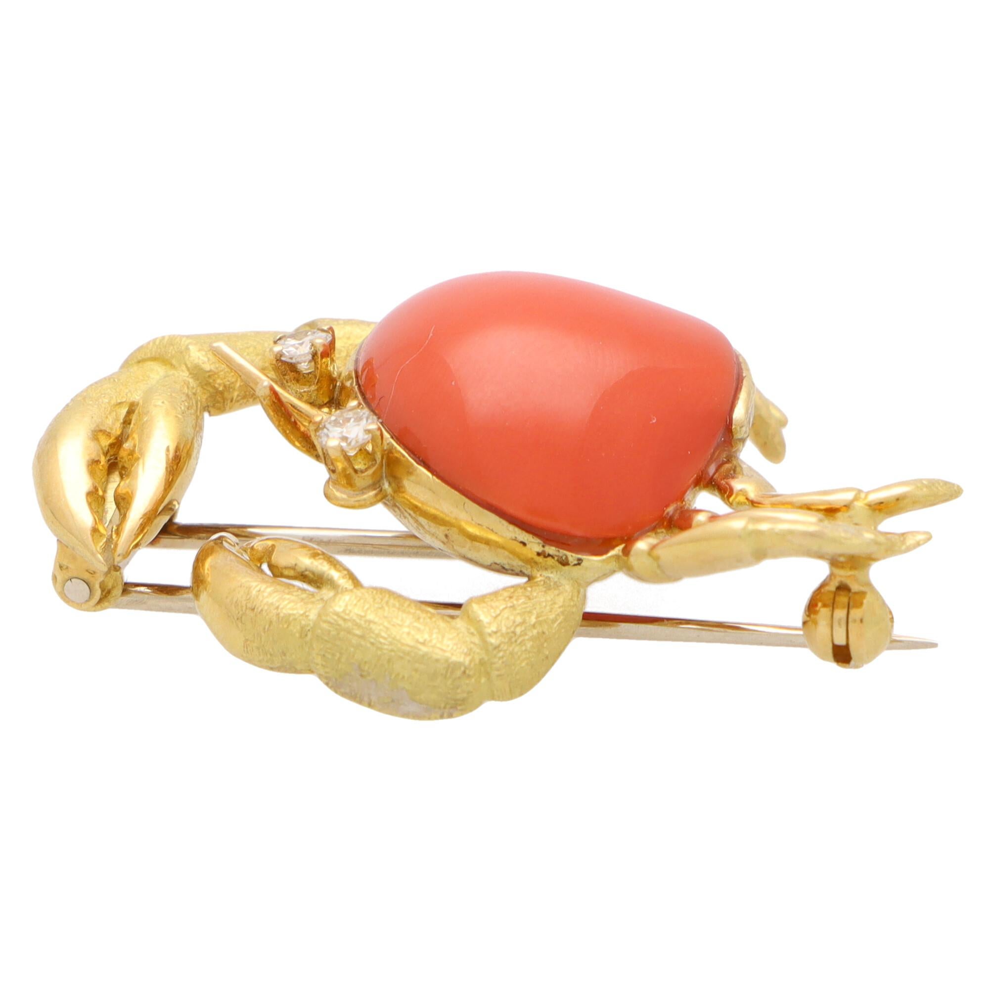 Vintage Tiffany & Co. Coral and Diamond Crab Brooch Pin Set in 18k Yellow Gold In Good Condition In London, GB