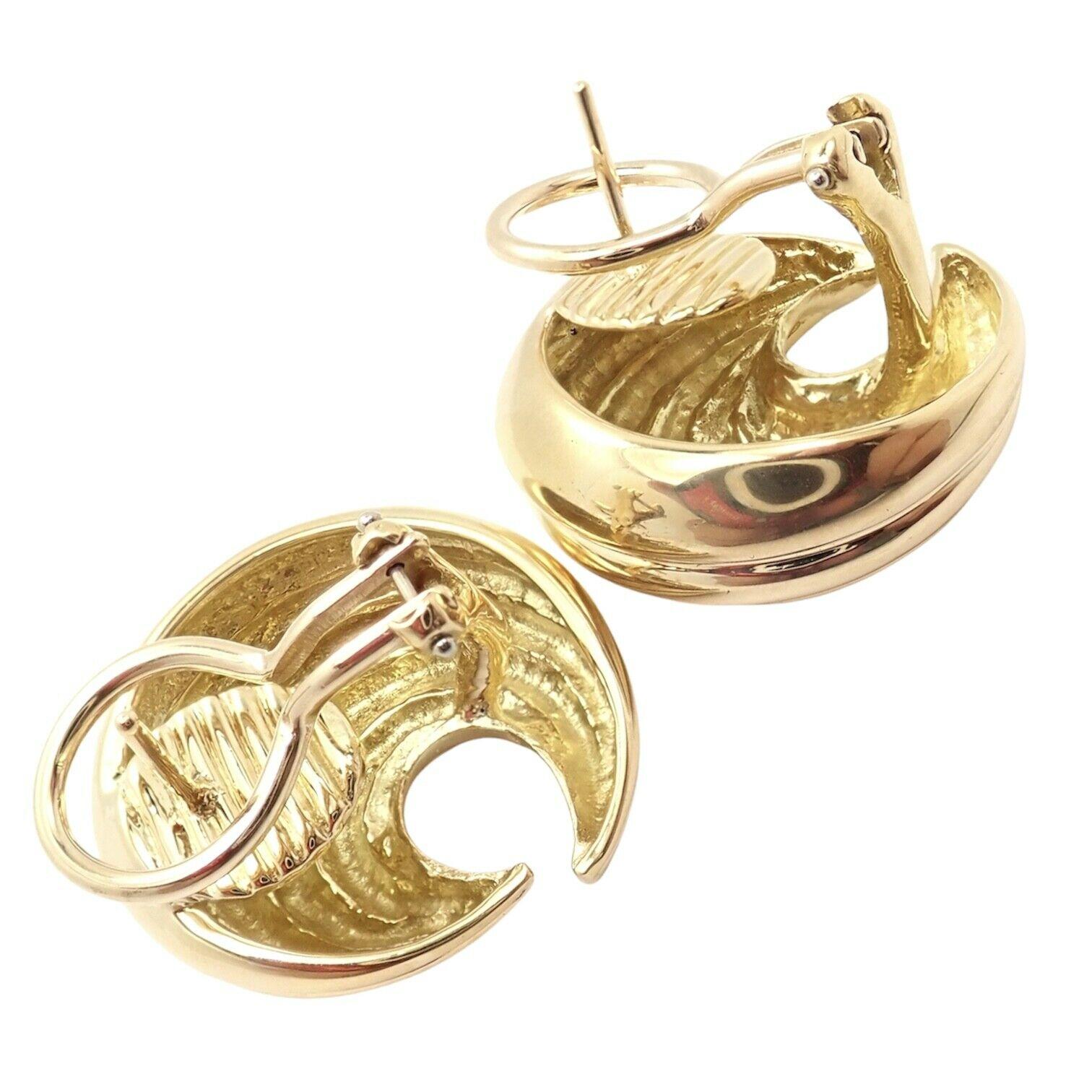 Vintage Tiffany & Co Crescent Moon Yellow Gold Earrings For Sale 1