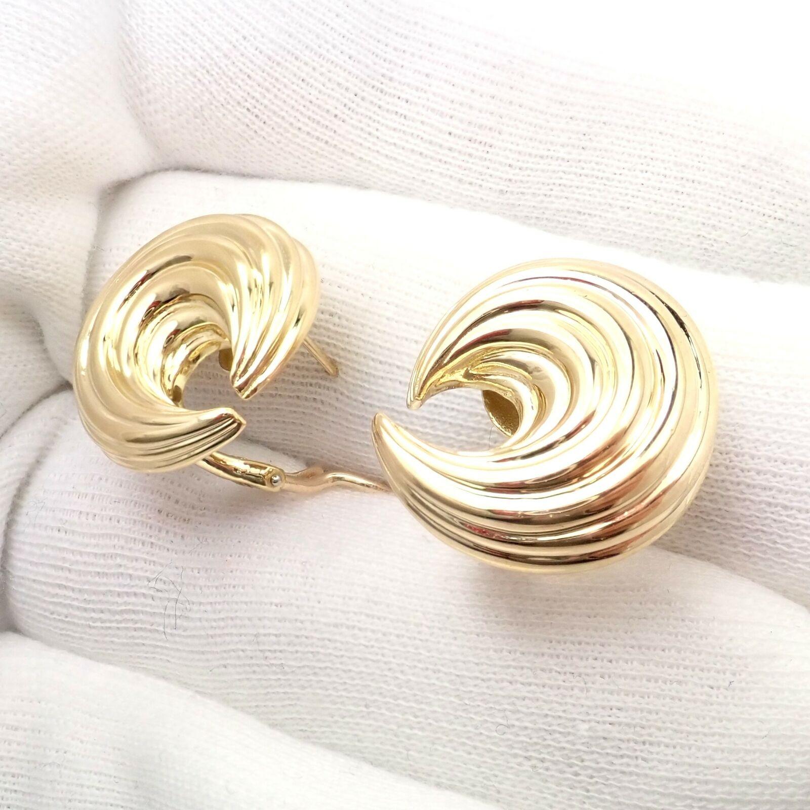 Vintage Tiffany & Co Crescent Moon Yellow Gold Earrings For Sale 5