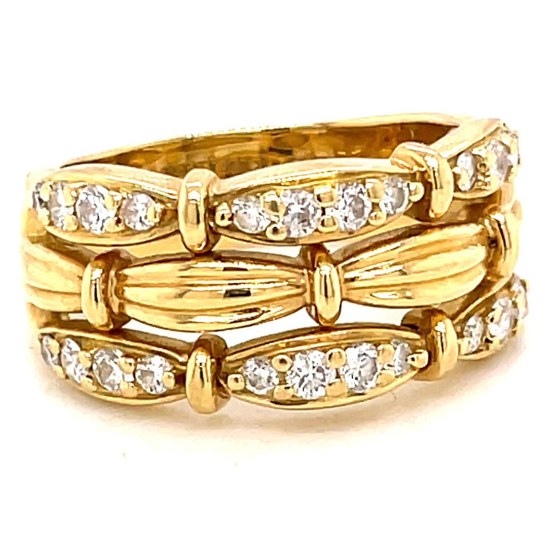 Round Cut Vintage Tiffany & Co. Diamond 18 Karat Gold Ring