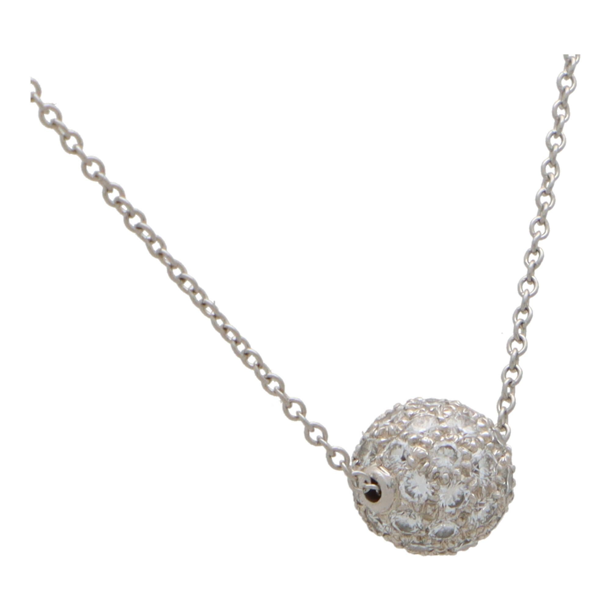Weinlese Tiffany & Co. Diamant-Kugel-Anhänger-Halskette aus Platin (Rundschliff) im Angebot