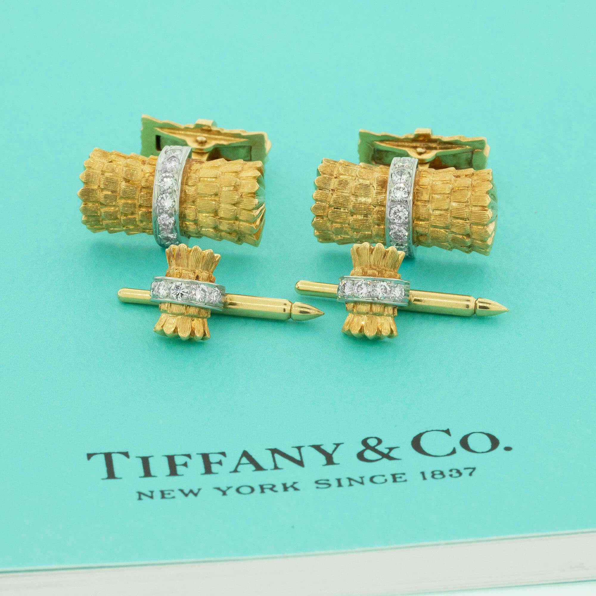 Boutons de manchette et clous de robe vintage Tiffany & Co. sertis de diamants. Circa 1960s Unisexe en vente