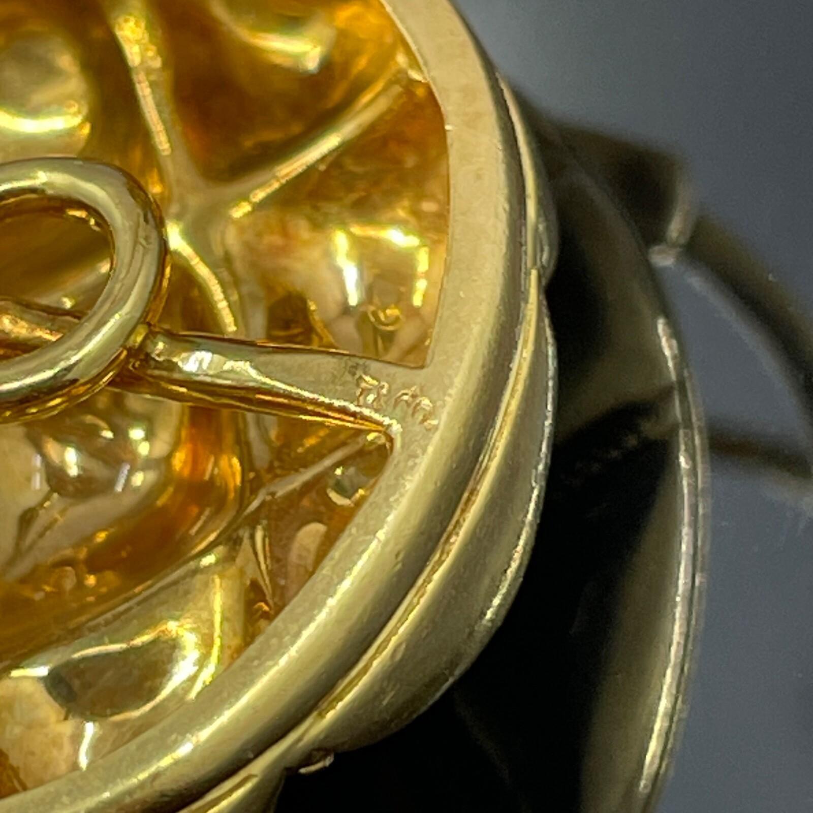 Tiffany & Co. d'epoca. Clip per orecchini con cuscino ovale trapuntato in oro giallo 18 carati in vendita 3
