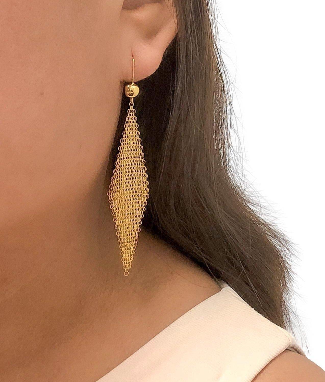 Vintage Tiffany & Co. Elsa Peretti 18K Y Gold Mesh Dangle Drop Earrings (1981) 1