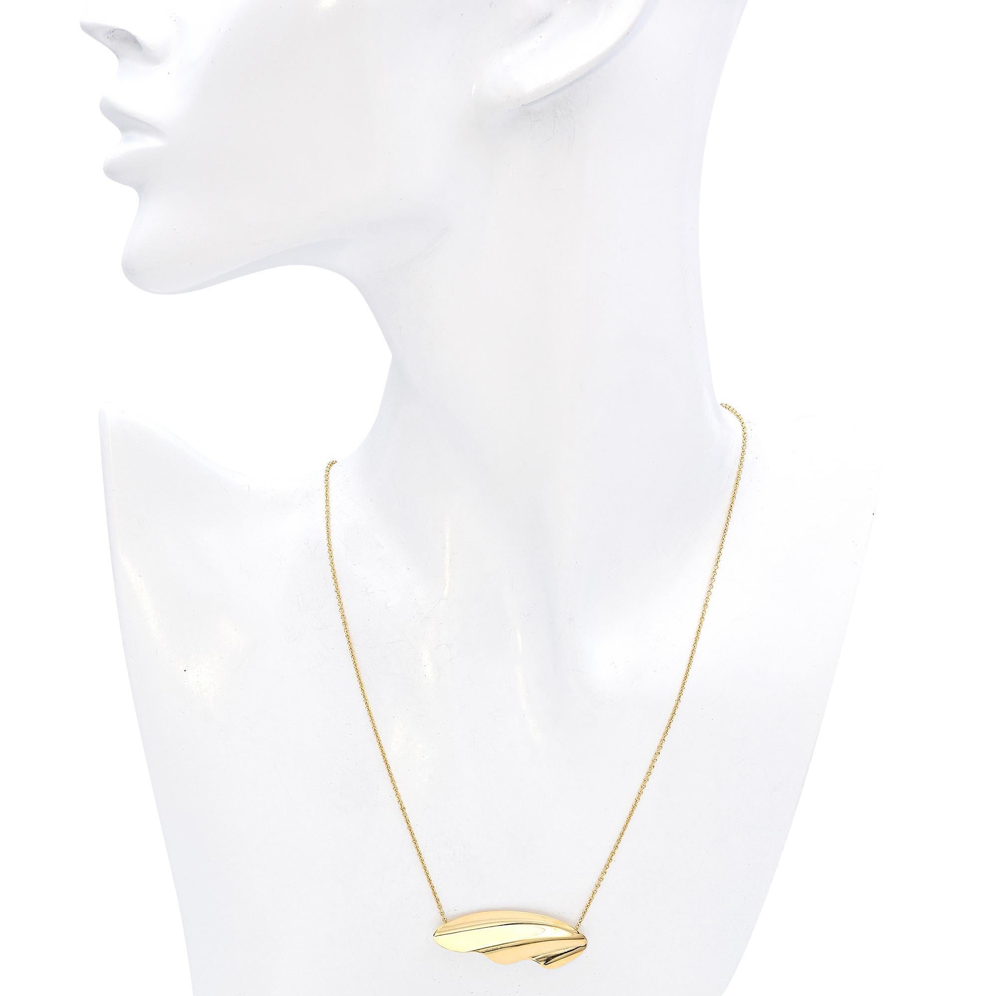 Tiffany & Co. d'epoca. Collana con ciondolo High Tide in oro giallo 18k di Elsa Peretti In condizioni buone in vendita a New York, NY