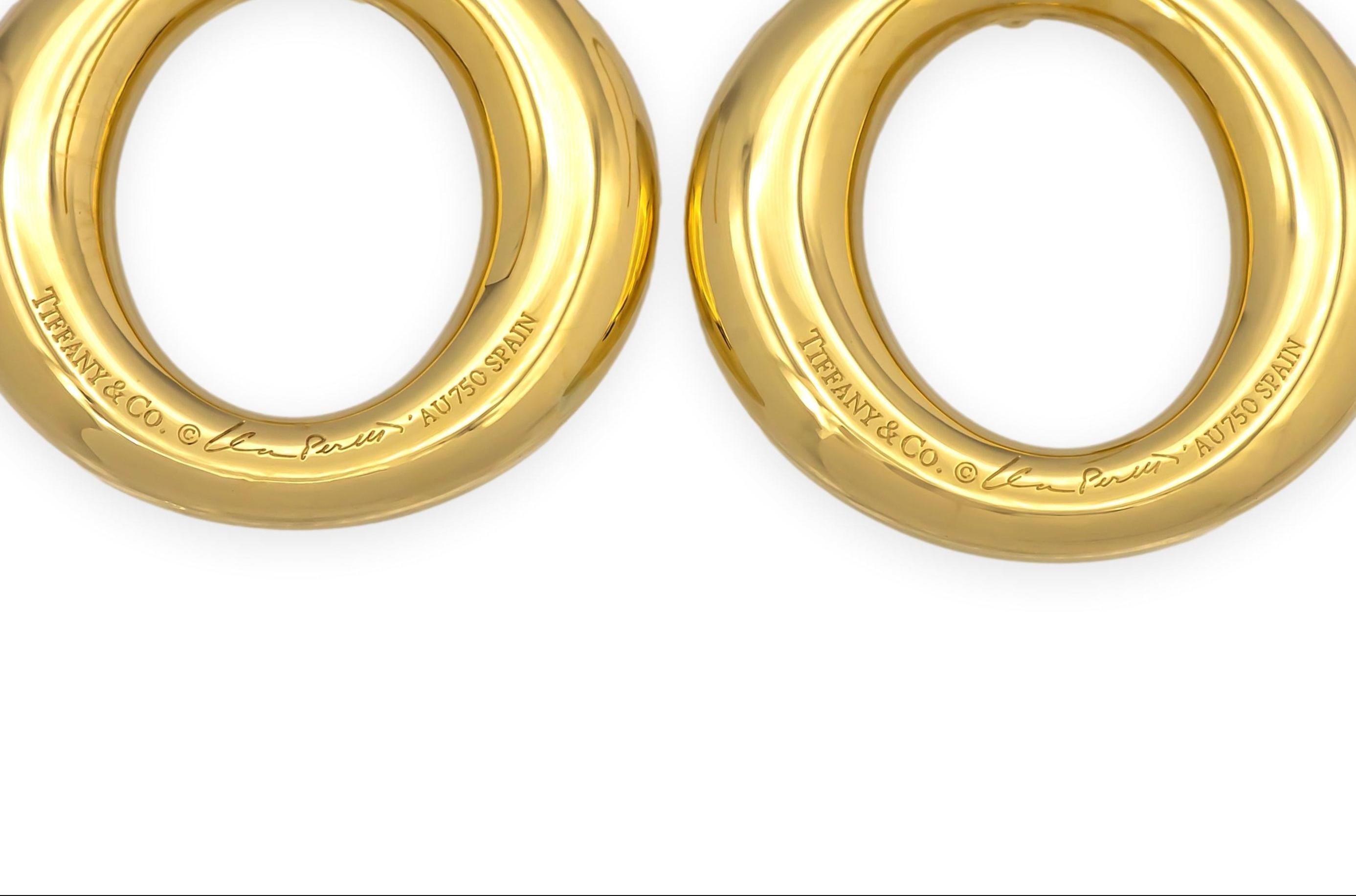 Contemporaneo Tiffany & Co. d'epoca. Orecchini a gancio Elsa Peretti in oro giallo 18 carati in vendita
