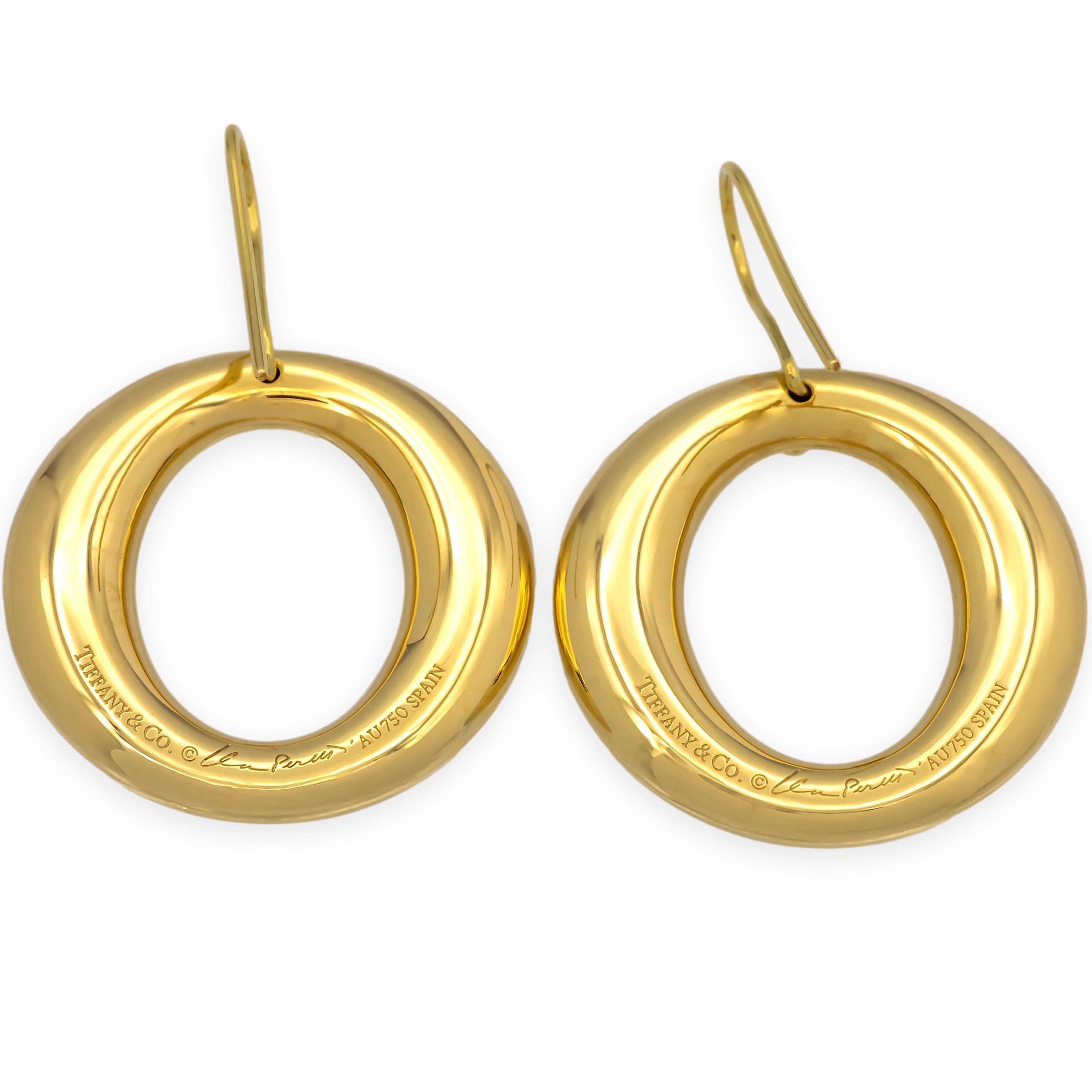 Tiffany & Co. d'epoca. Orecchini a gancio Elsa Peretti in oro giallo 18 carati In condizioni ottime in vendita a New York, NY