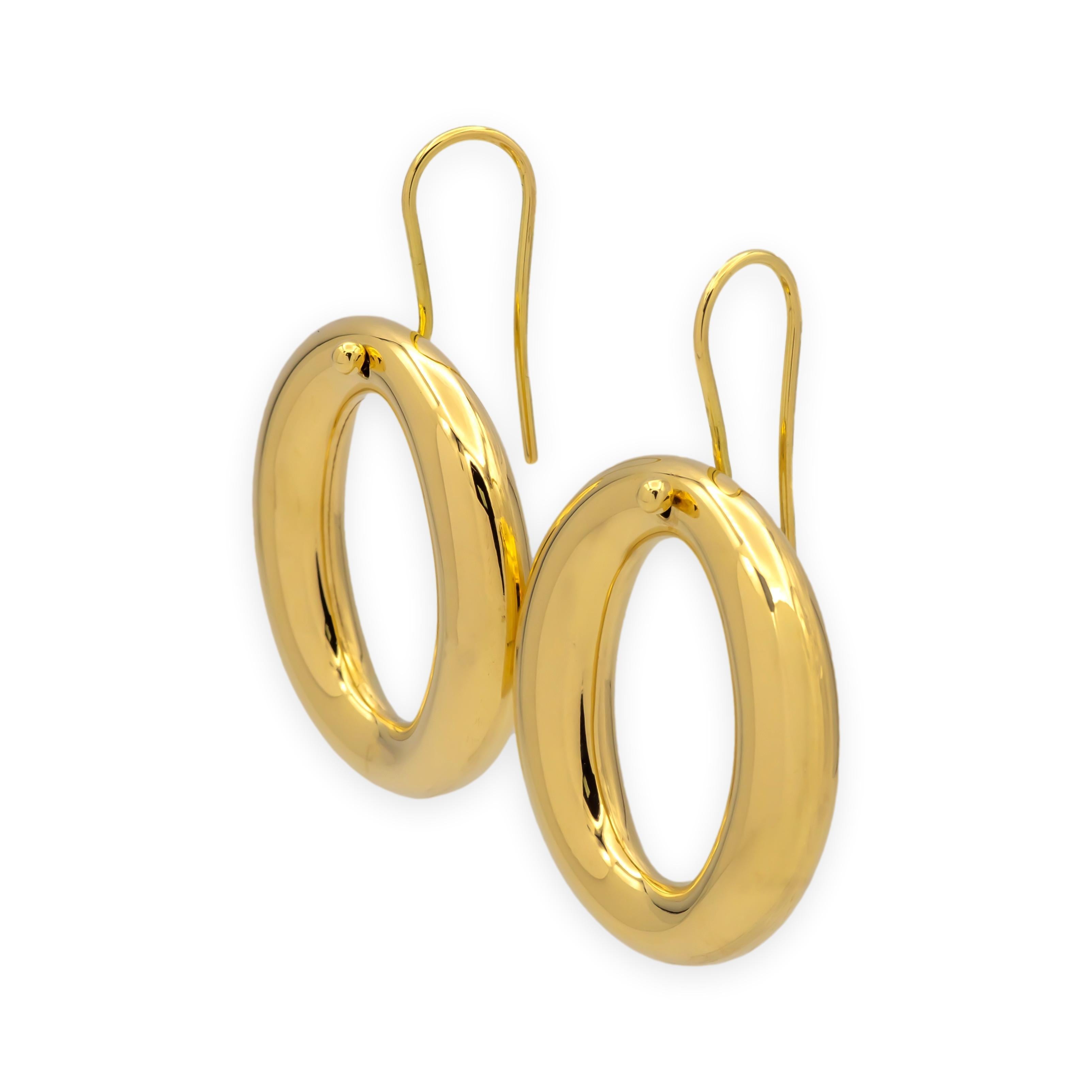 Donna Tiffany & Co. d'epoca. Orecchini a gancio Elsa Peretti in oro giallo 18 carati in vendita
