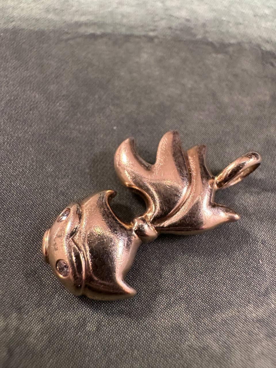Vintage Tiffany & Co. Elsa Peretti Fish Pendant 18K Gold Diamonds Signed In Good Condition For Sale In Mārupe, LV