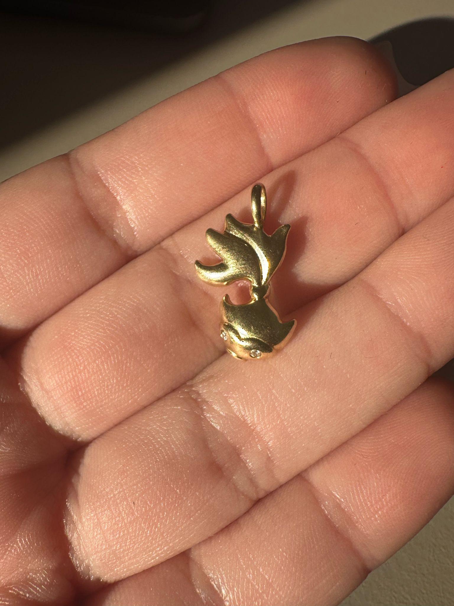 Vintage Tiffany & Co. Elsa Peretti Fish Pendant 18K Gold Diamonds Signed For Sale 2