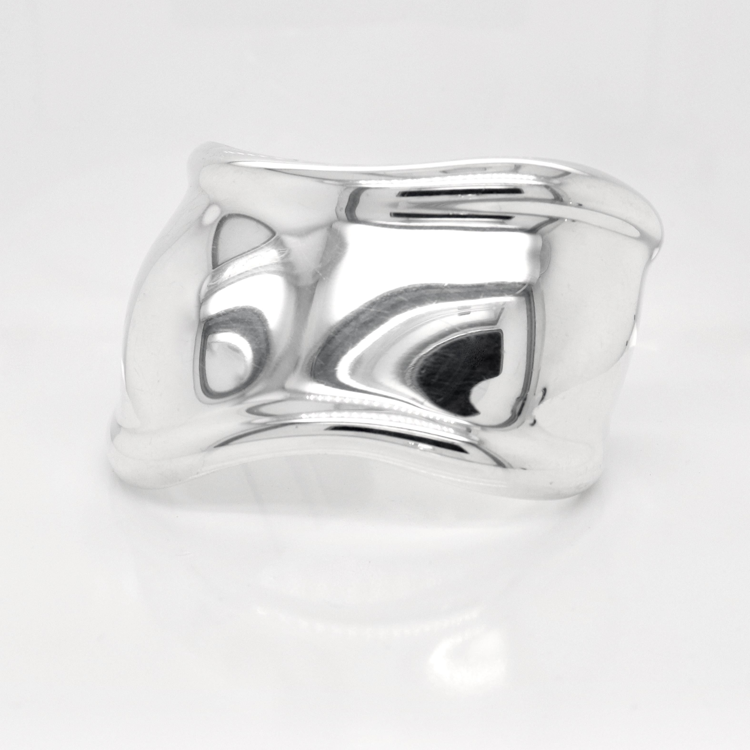 Women's or Men's Vintage Tiffany & Co. Elsa Peretti Sterling Silver Bone Cuff Bracelet 