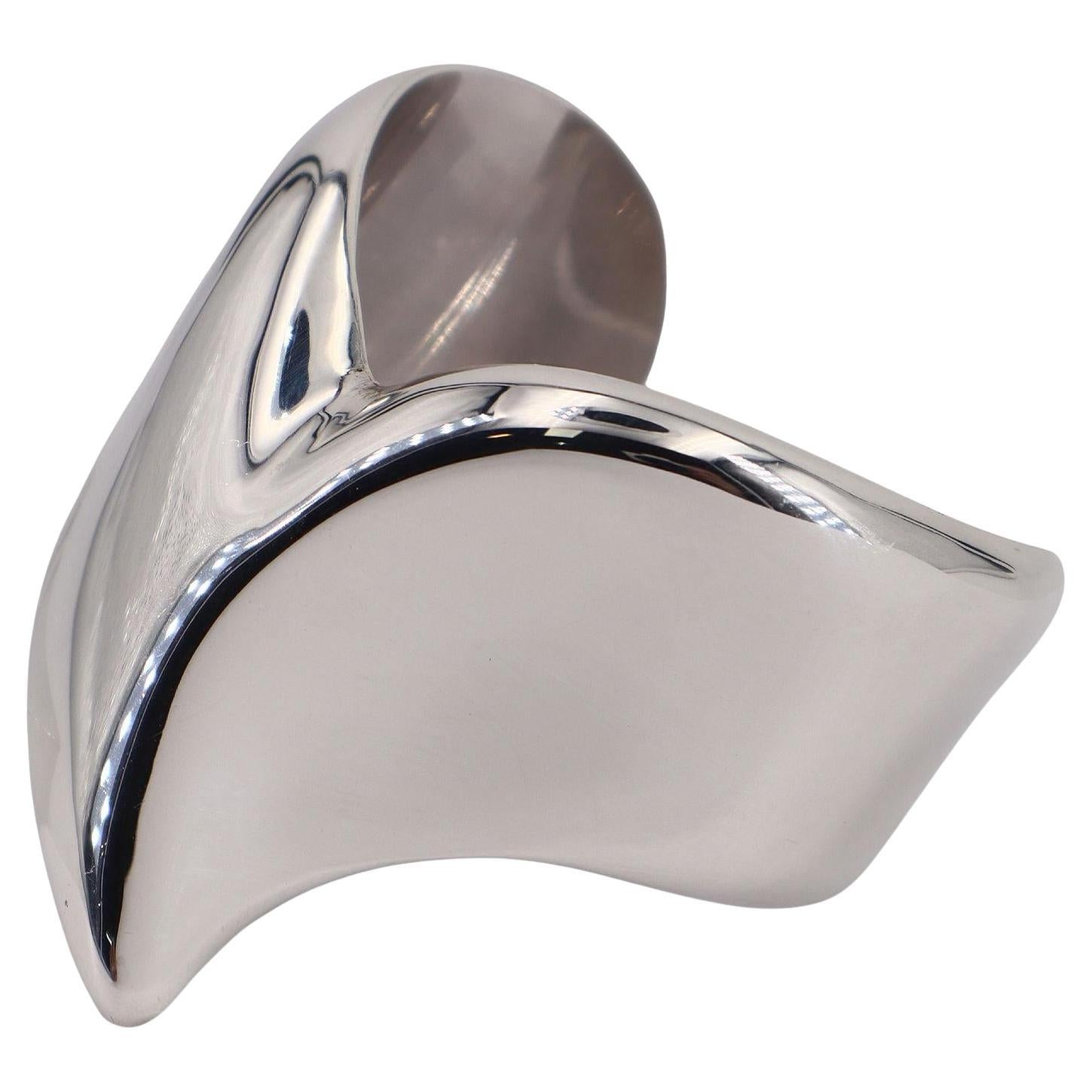 Vintage Tiffany 
Co. Pulsera Elsa Peretti "V" de plata de ley