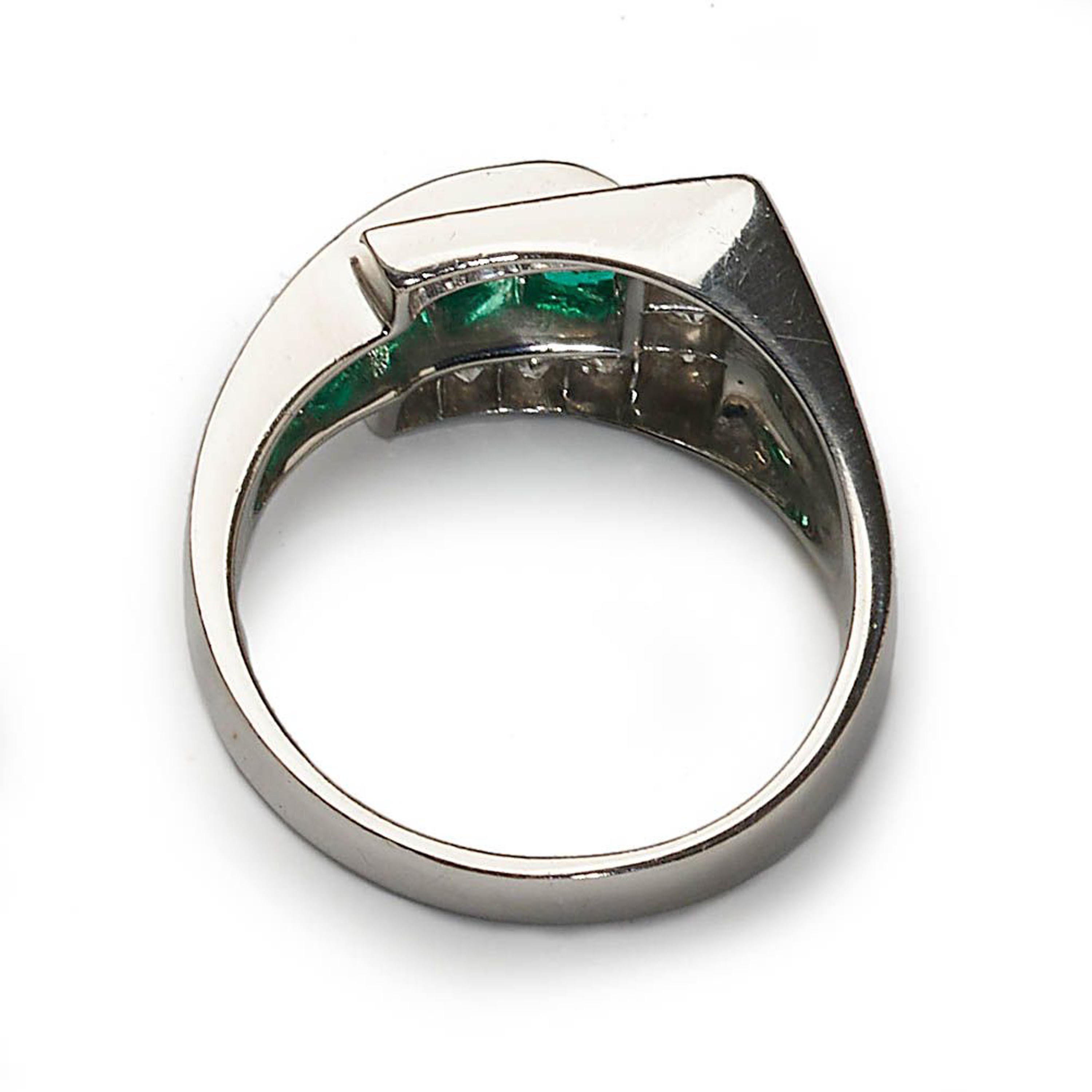 Baguette Cut Vintage Tiffany & Co. Emerald, Diamond and Platinum Tank Ring, Dated 1940 For Sale