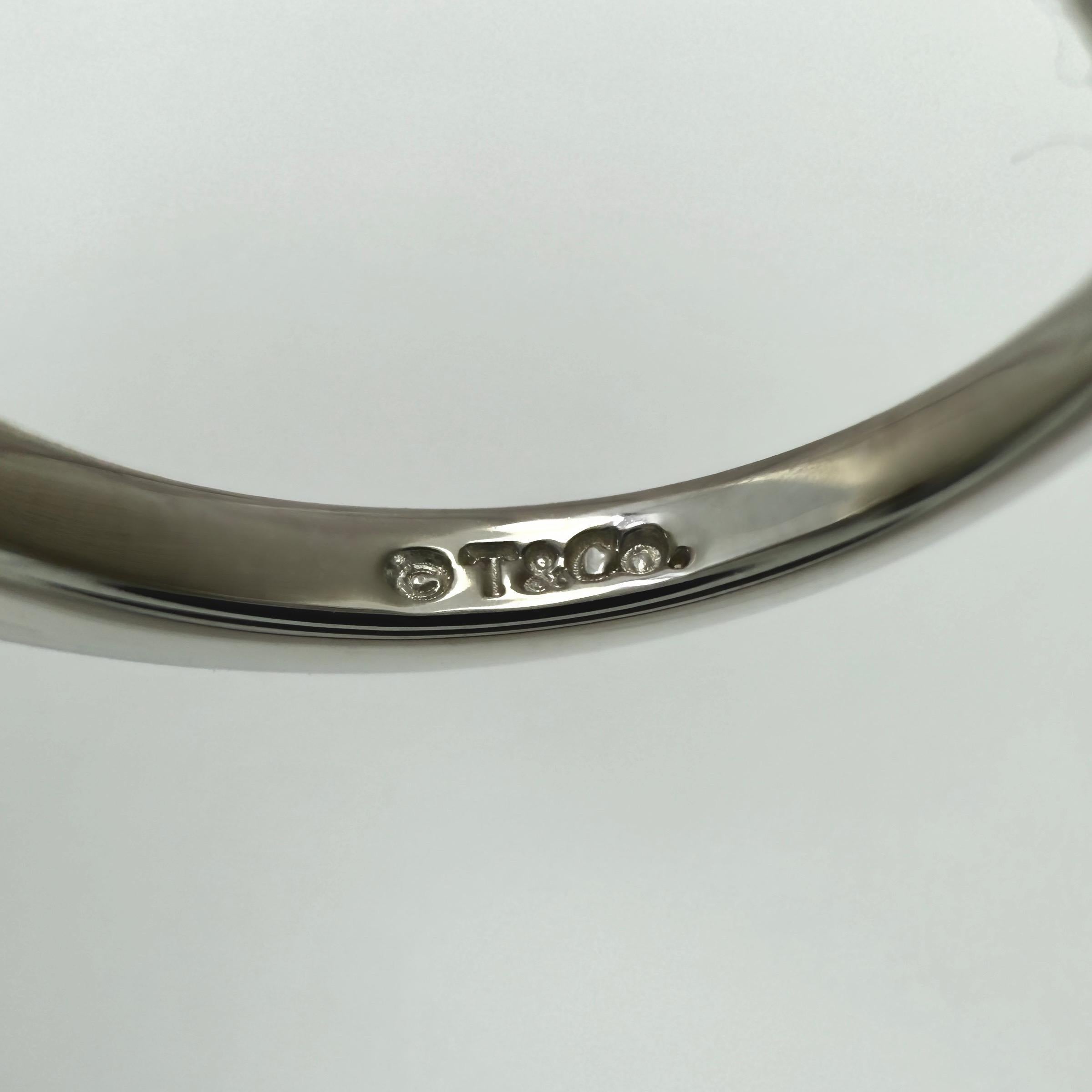 Anello Vintage Tiffany & Co. Enchanted Flower con diamante naturale in platino a raggiera in vendita 2