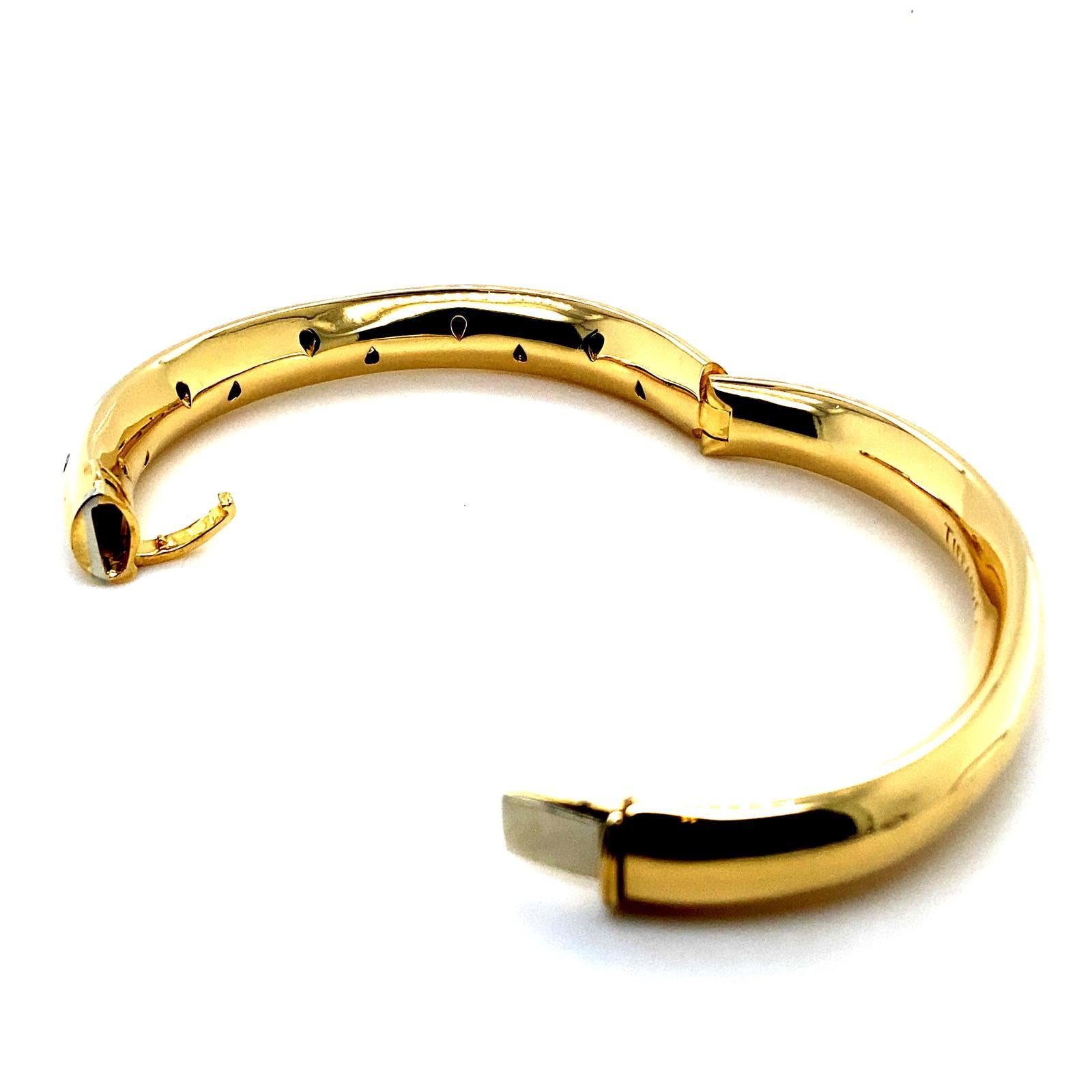 Round Cut Vintage Tiffany & Co. Etoile 18 Karat Yellow Gold Diamond Bangle For Sale