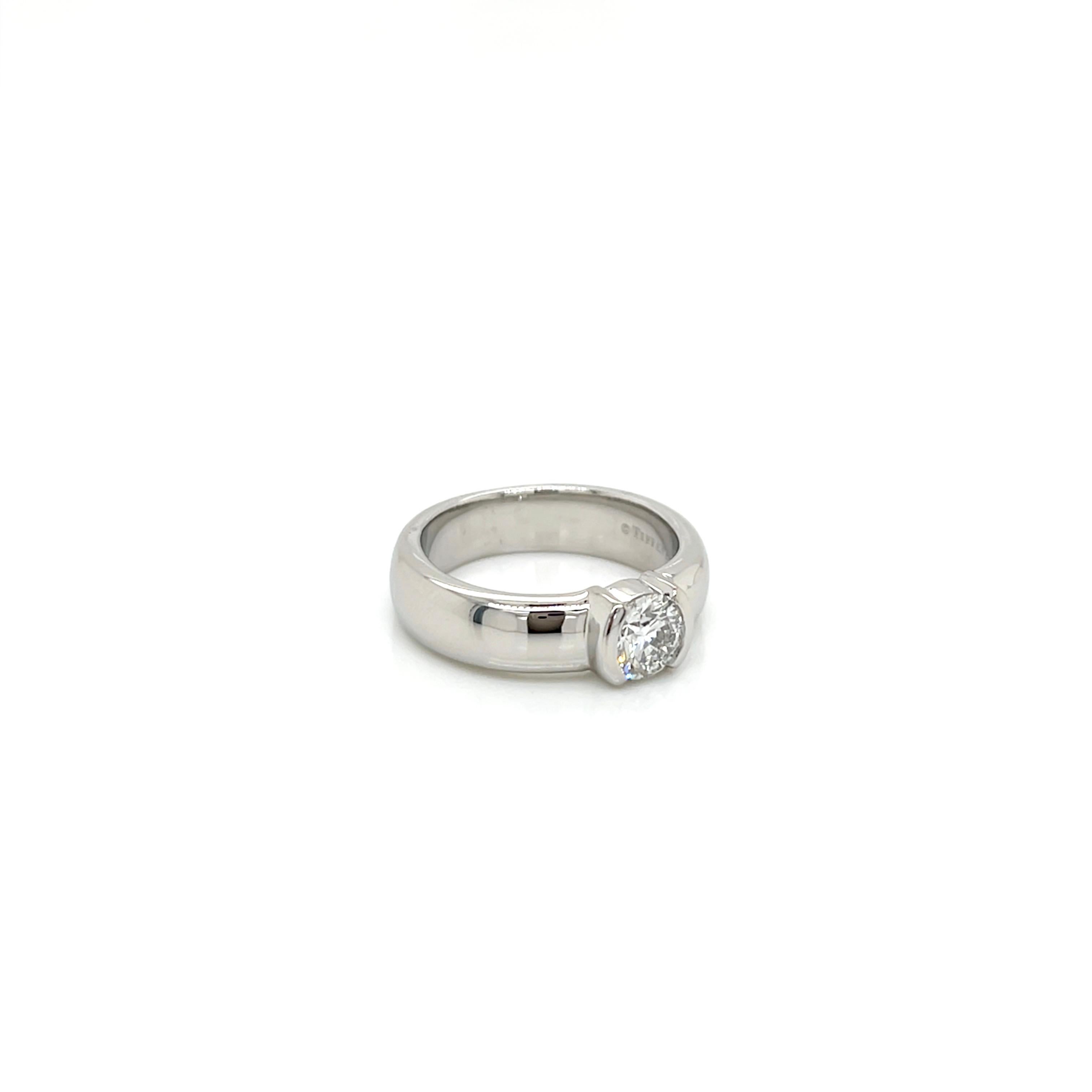 Taglio rotondo Vintage Tiffany & Co. Etoile Platinum Diamond Half-Bezel Engagement Ring - .61ct in vendita