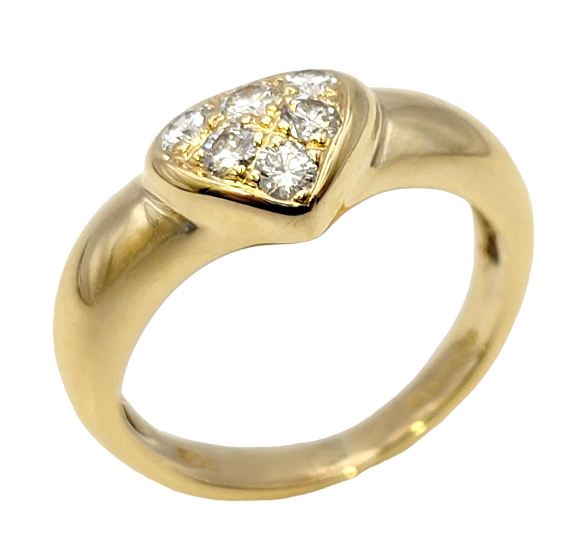 Contemporary Vintage Tiffany & Co. Etoile Round Brilliant Diamond Heart Yellow Gold Band Ring For Sale