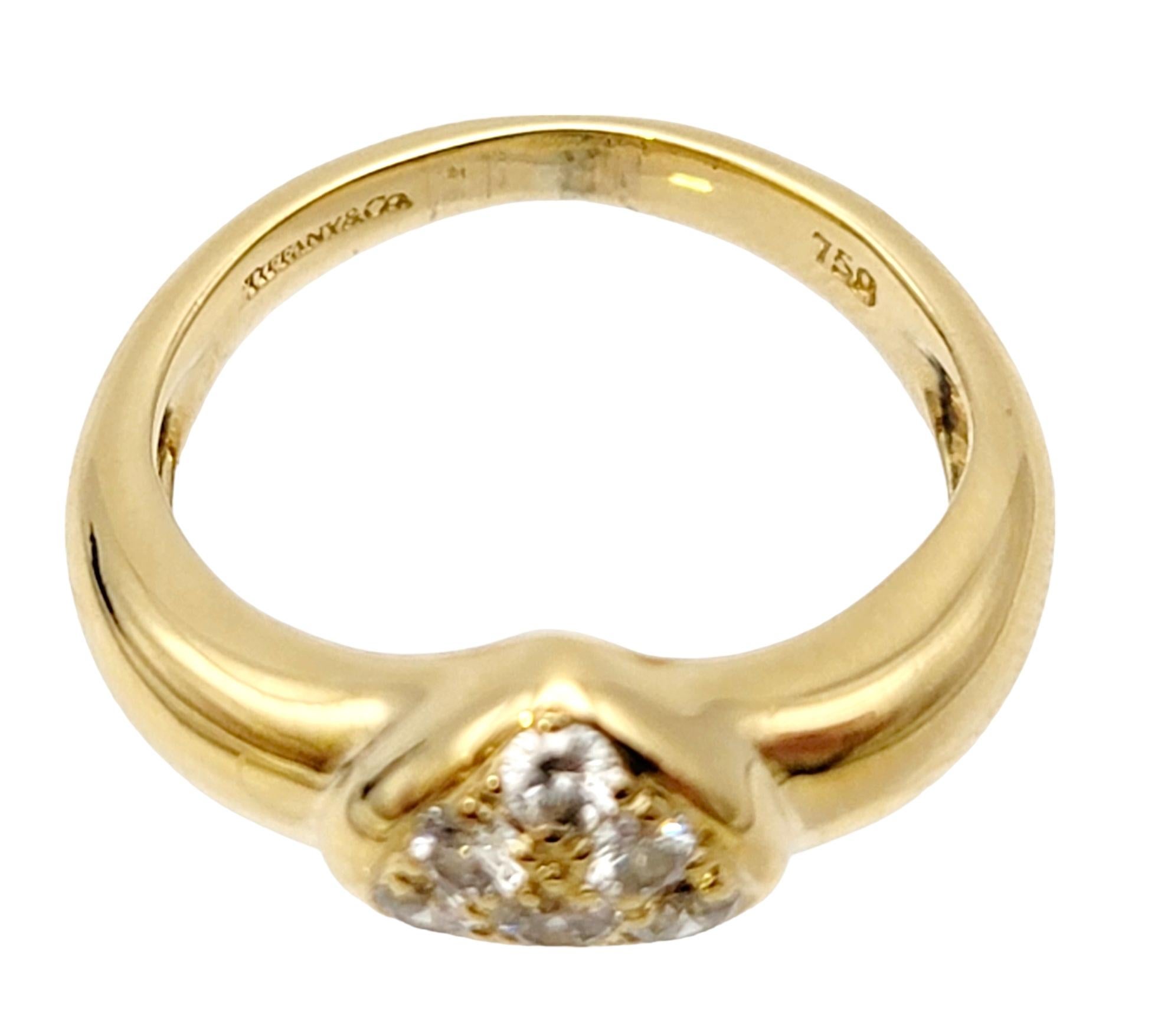 Vintage Tiffany & Co. Etoile Round Brilliant Diamond Heart Yellow Gold Band Ring In Good Condition For Sale In Scottsdale, AZ