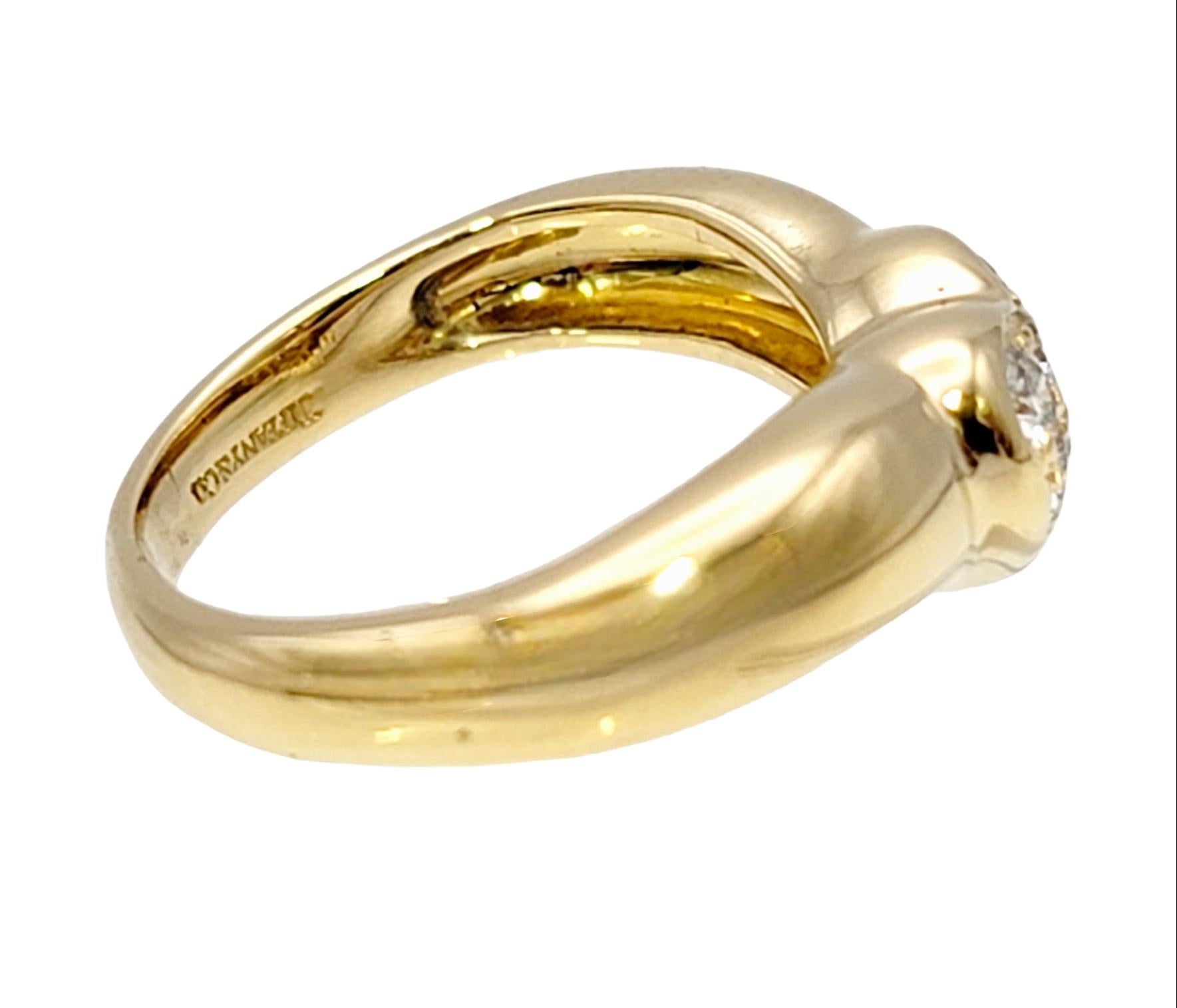 Vintage Tiffany & Co. Etoile Round Brilliant Diamond Heart Yellow Gold Band Ring In Good Condition For Sale In Scottsdale, AZ
