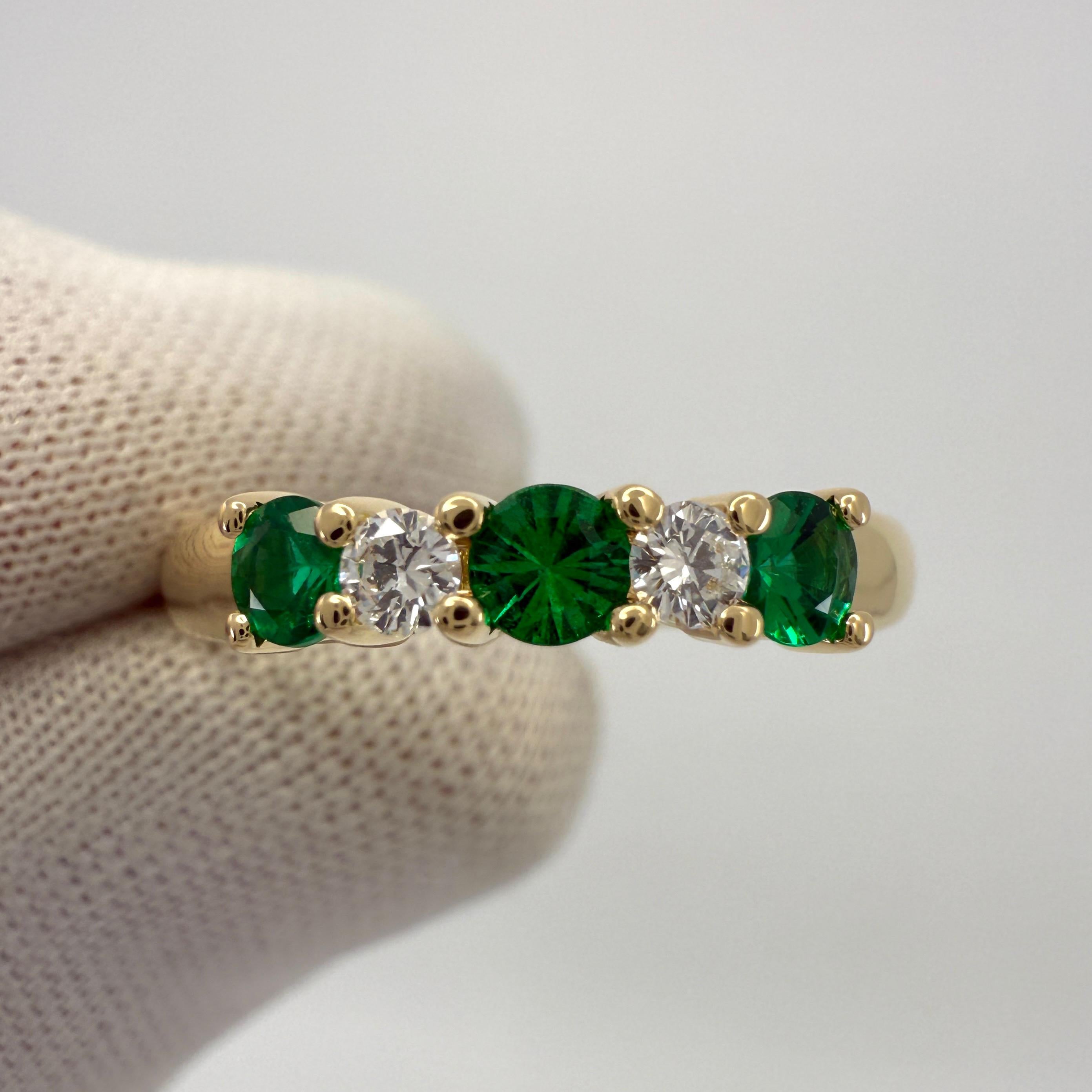 Women's or Men's Vintage Tiffany & Co Fine Emerald And Diamond 18k Yellow Gold Five Stone Ring For Sale
