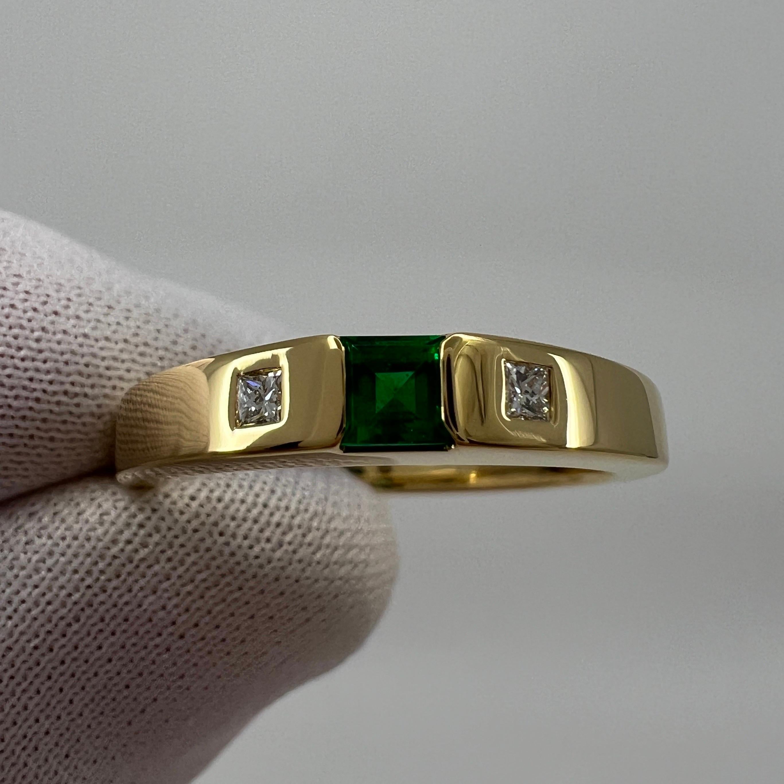 18 Karat Gelbgold Dreisteinring mit feinem Smaragd und Diamant von Tiffany & Co (Carréschliff)