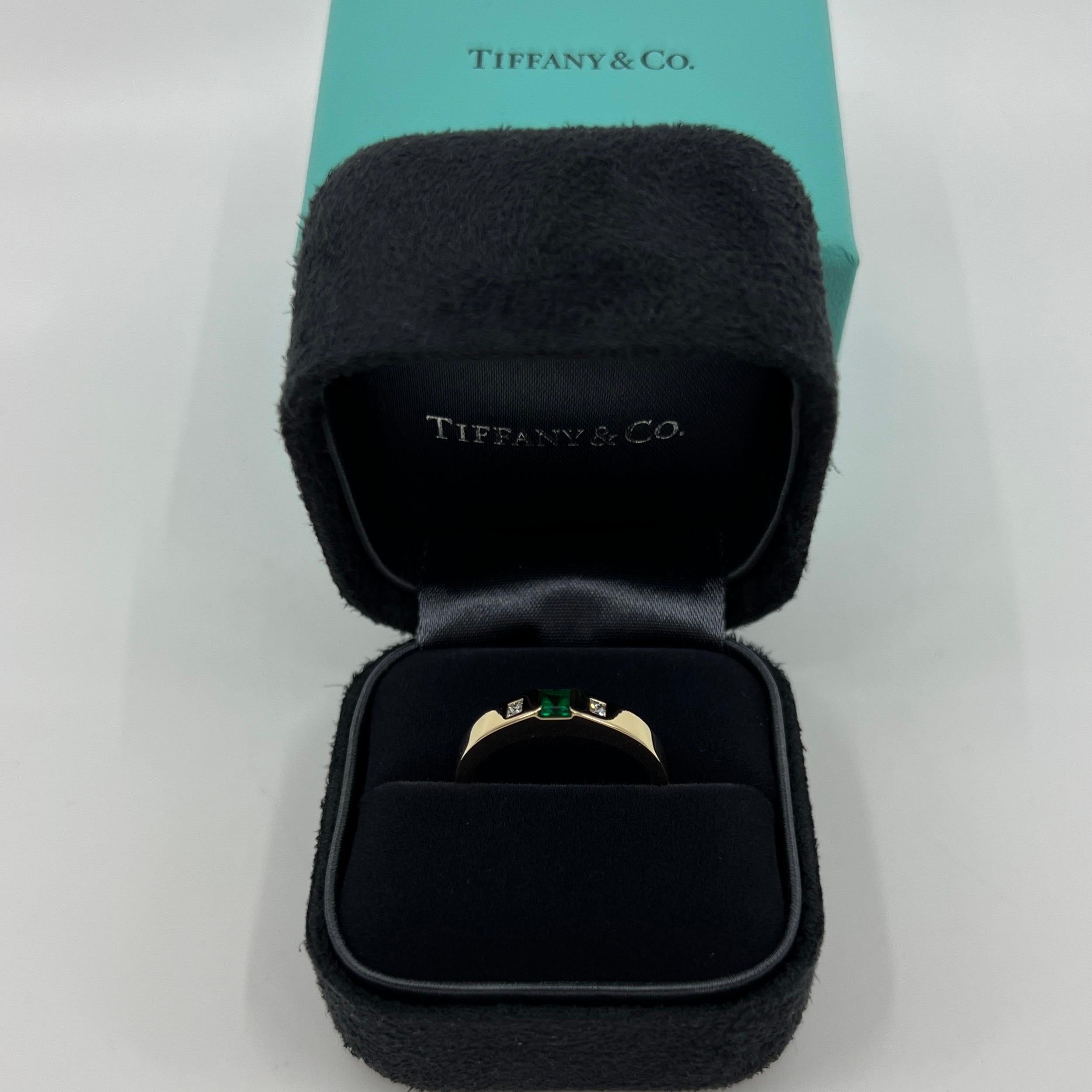 18 Karat Gelbgold Dreisteinring mit feinem Smaragd und Diamant von Tiffany & Co 2