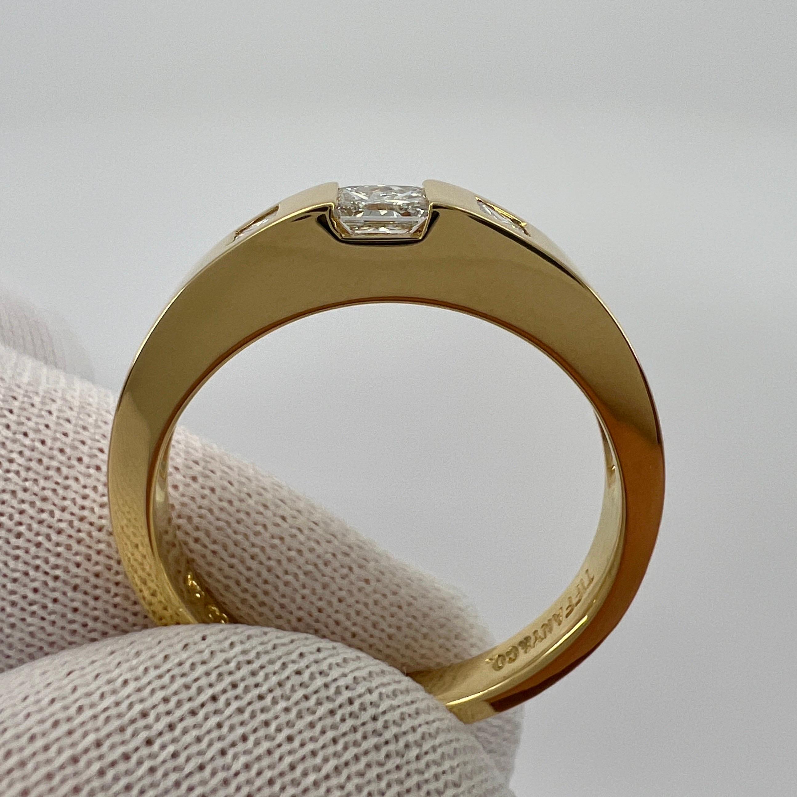 Vintage Tiffany & Co Fine Princess Cut Diamond 18k Yellow Gold Three Stone Ring 3