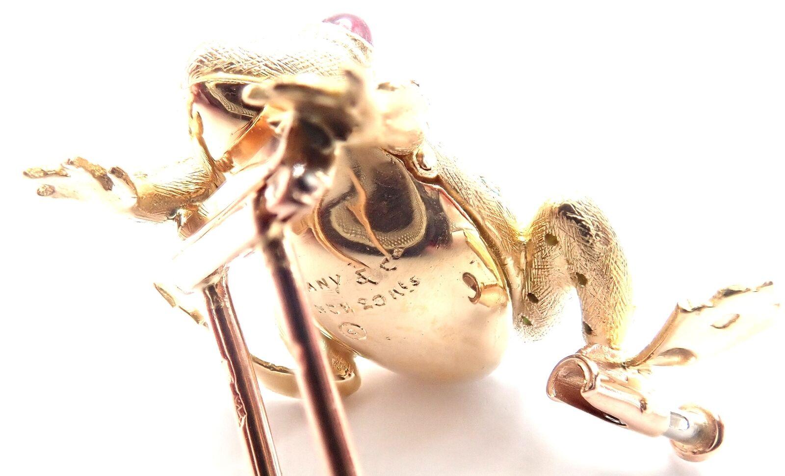 Tiffany & Co France Broche vintage grenouille en or jaune, rubis et émeraude en vente 3