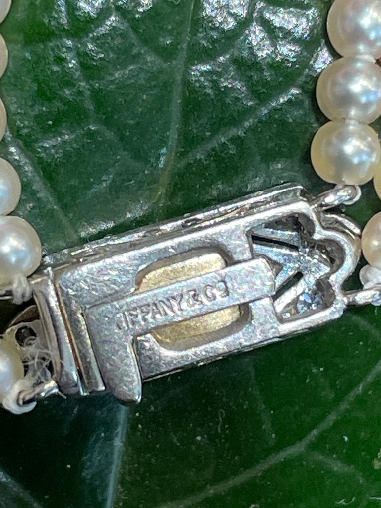 Weinlese Tiffany & Co. GIA zertifiziert natürliche Salzwasserperle zwei Strang Halskette im Angebot 4