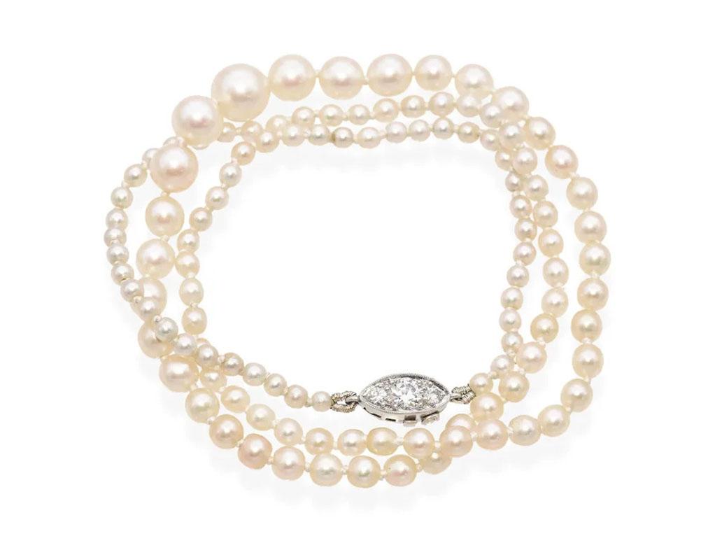 Taglio rotondo Tiffany & Co. d'epoca. GIA Collana di perle e diamanti da 16