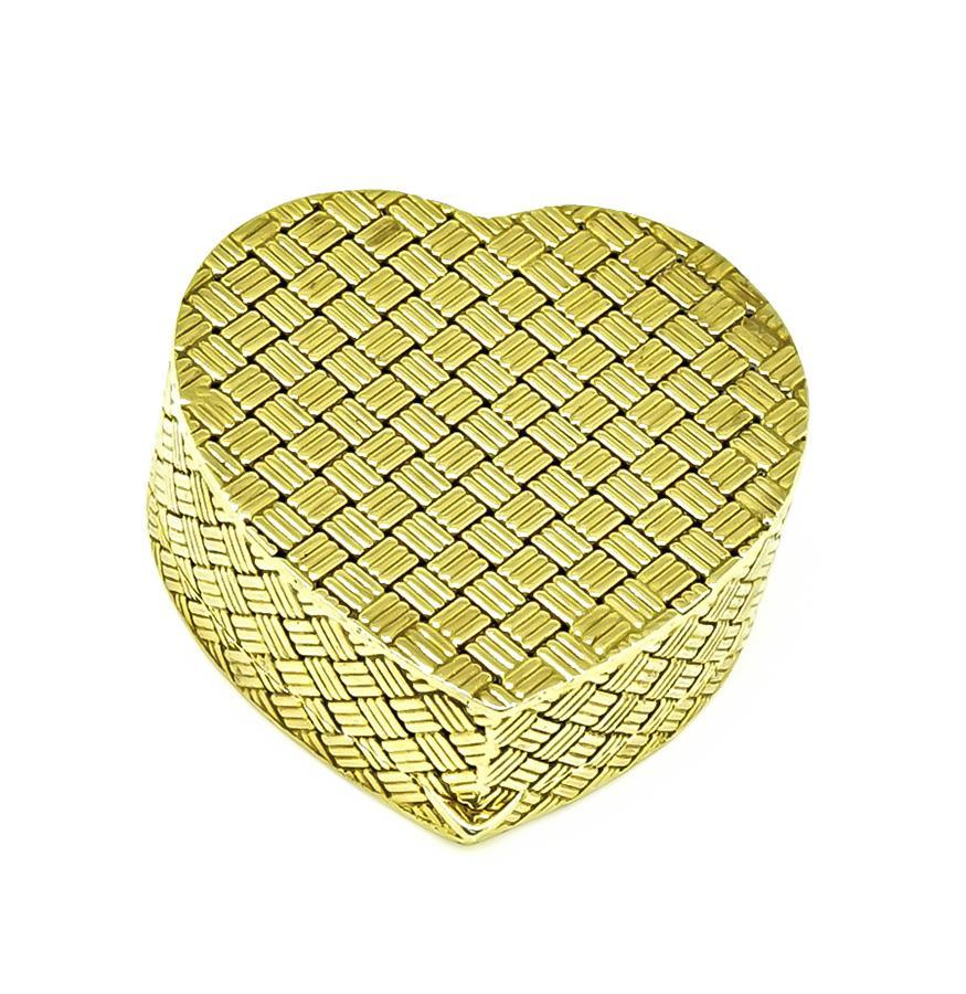 Vintage Tiffany & Co Gold Heart Pill Box In Good Condition In New York, NY