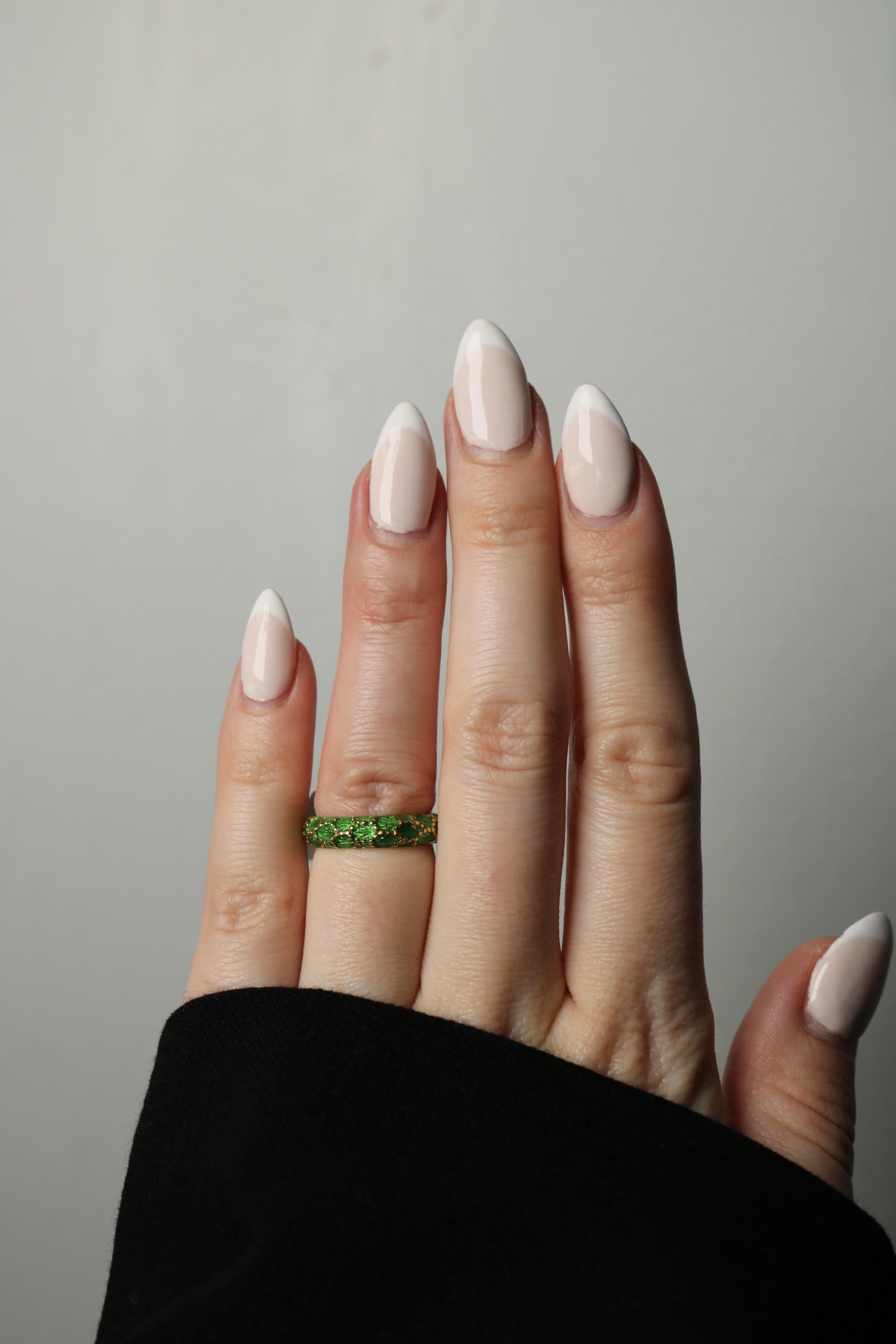 Vintage Tiffany & Co. Green Enamel 18k Yellow Gold Band Ring Size 5.25 1