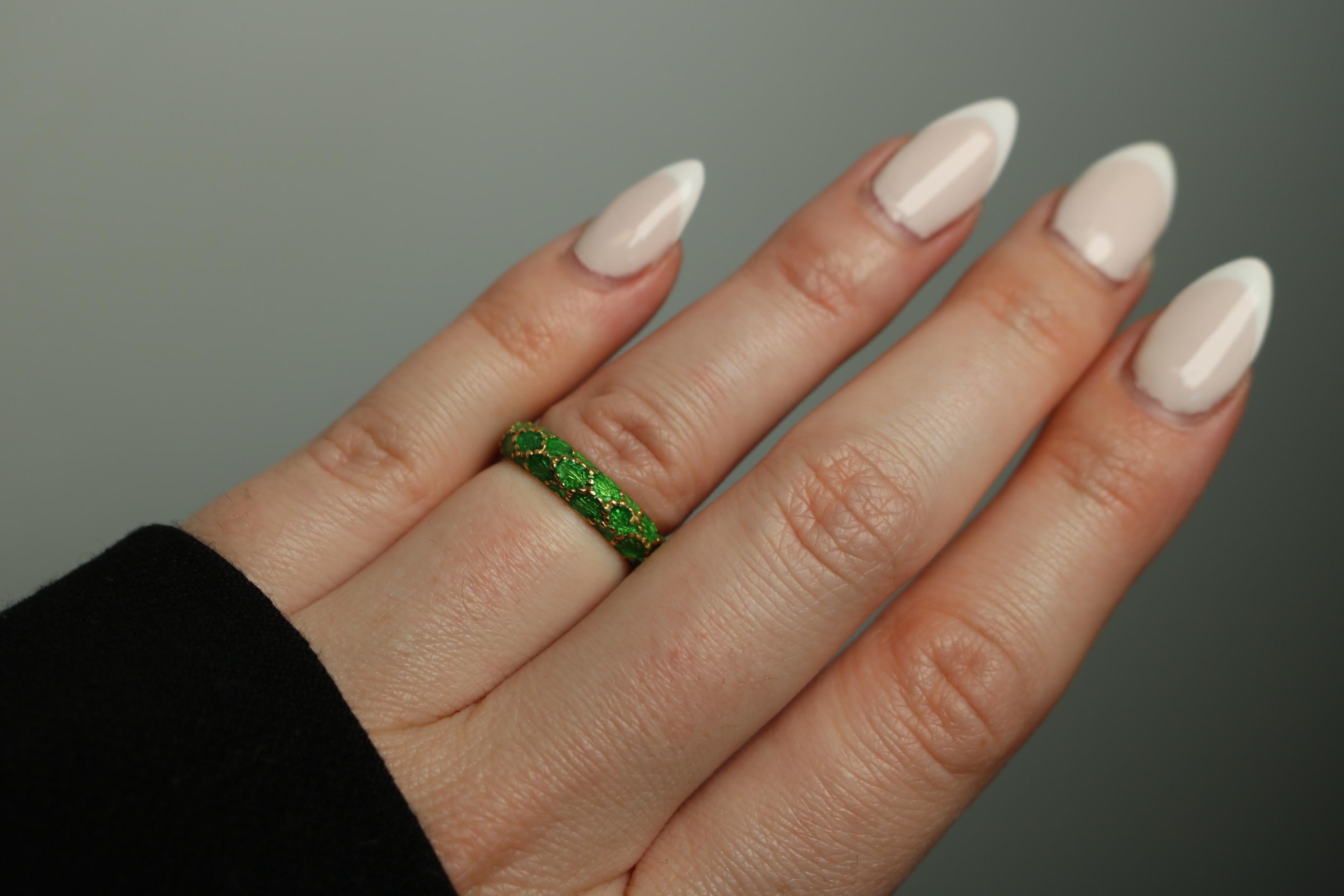 Vintage Tiffany & Co. Green Enamel 18k Yellow Gold Band Ring Size 5.25 3