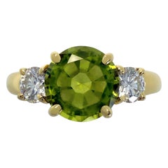 Vintage Tiffany & Co Green Peridot & Diamond 18k Yellow Gold Three Stone Ring