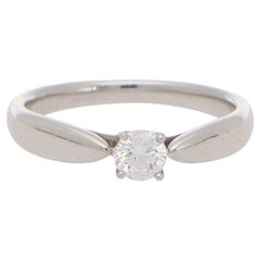 Vintage Tiffany & Co. Solitaire en platine avec diamants taille brillant rond et harmonie