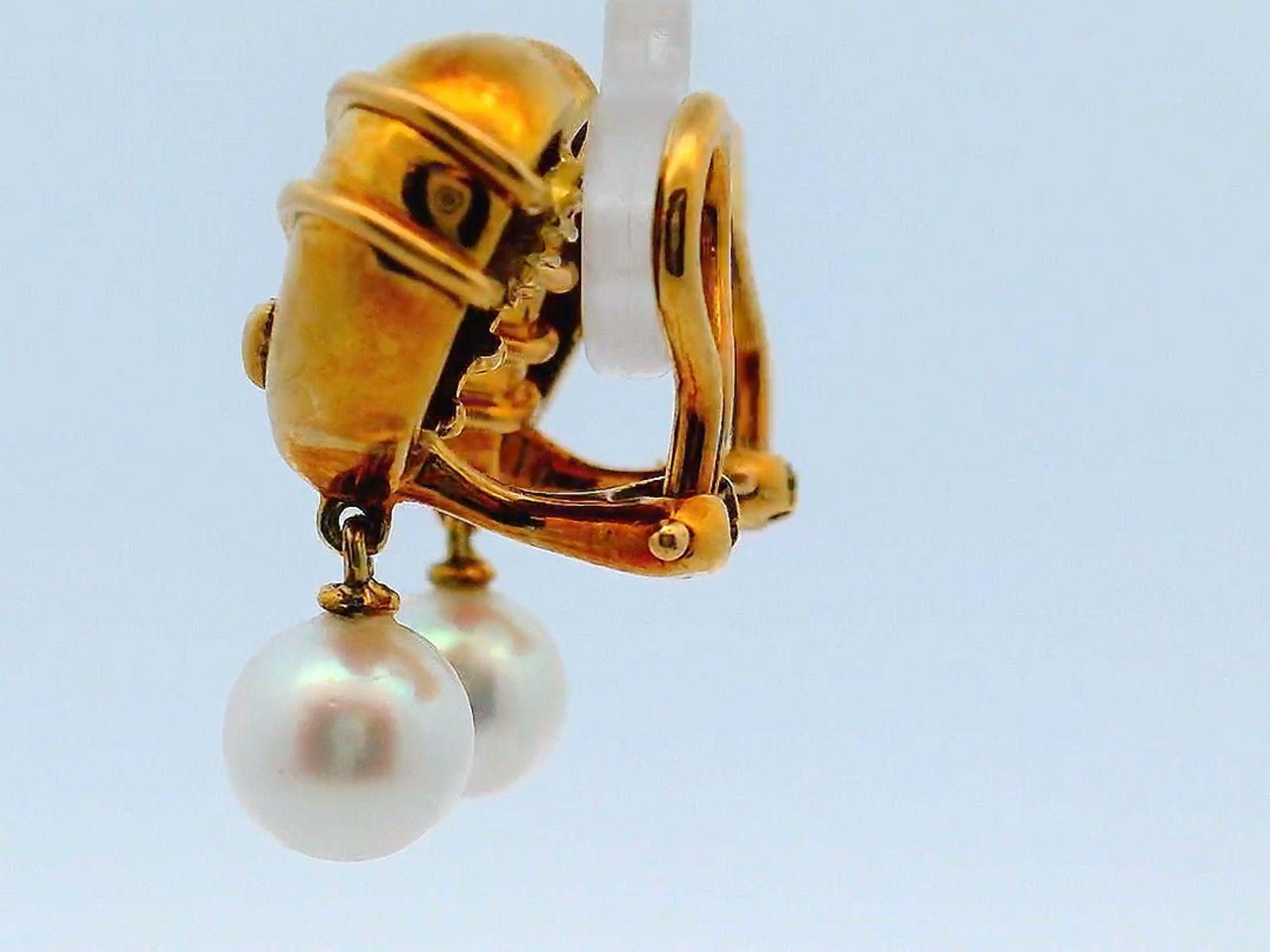 Vintage Tiffany & Co. Heart Cupid Arrow 18K Yellow Gold Earrings W/Pearl In Excellent Condition For Sale In Great Neck Plaza, NY