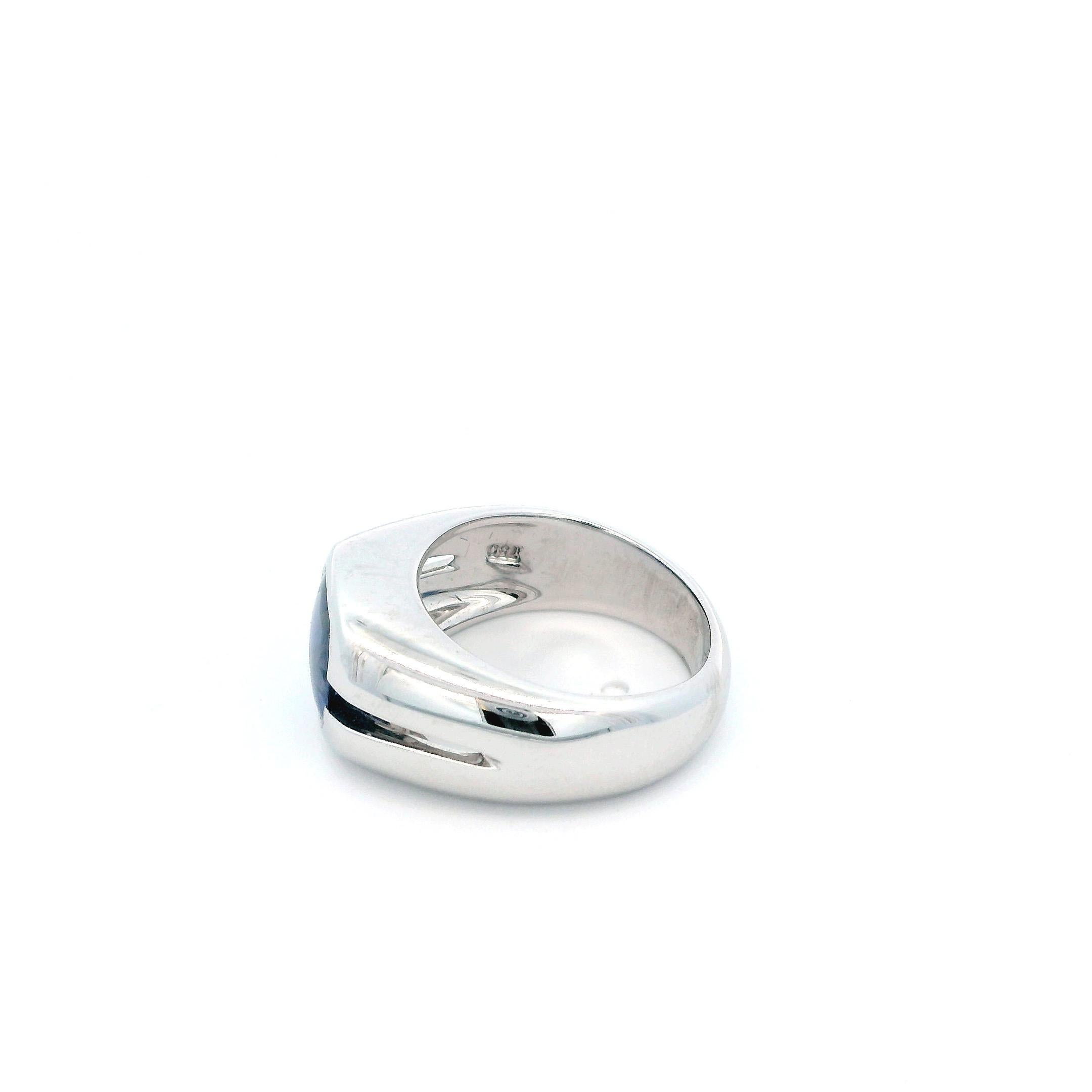 Women's or Men's Vintage Tiffany & Co. Iolite 18K White Gold Solitaire Ring For Sale