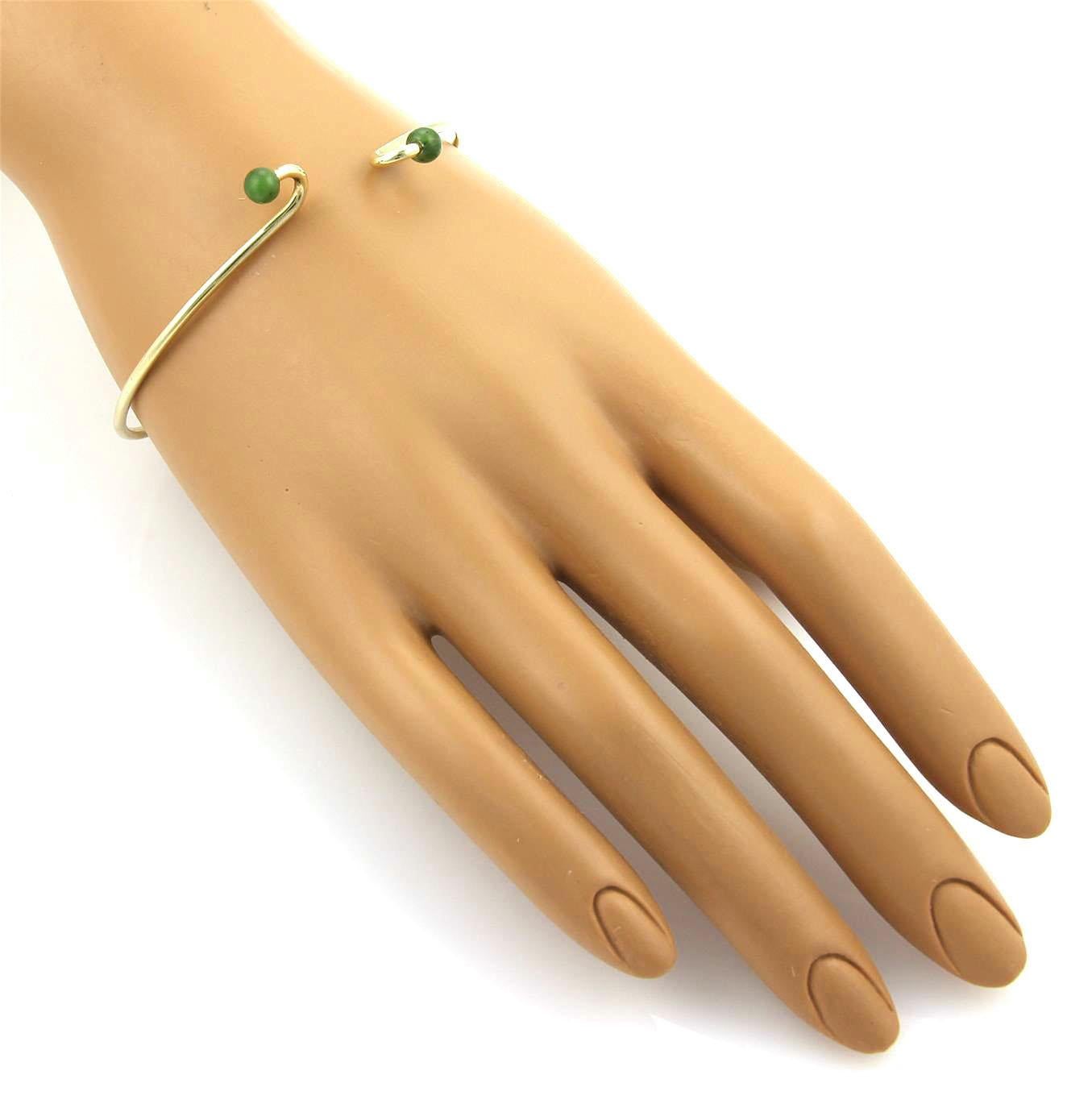 Vintage Tiffany & Co. Jade 14k Yellow Gold Wire Hook Bangle For Sale 1