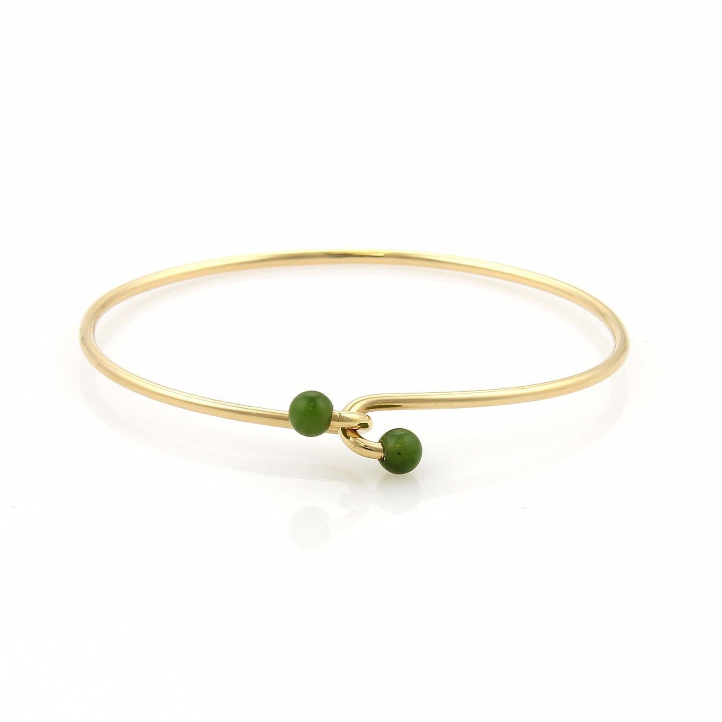 Bead Vintage Tiffany & Co. Jade 14k Yellow Gold Wire Hook Bangle For Sale