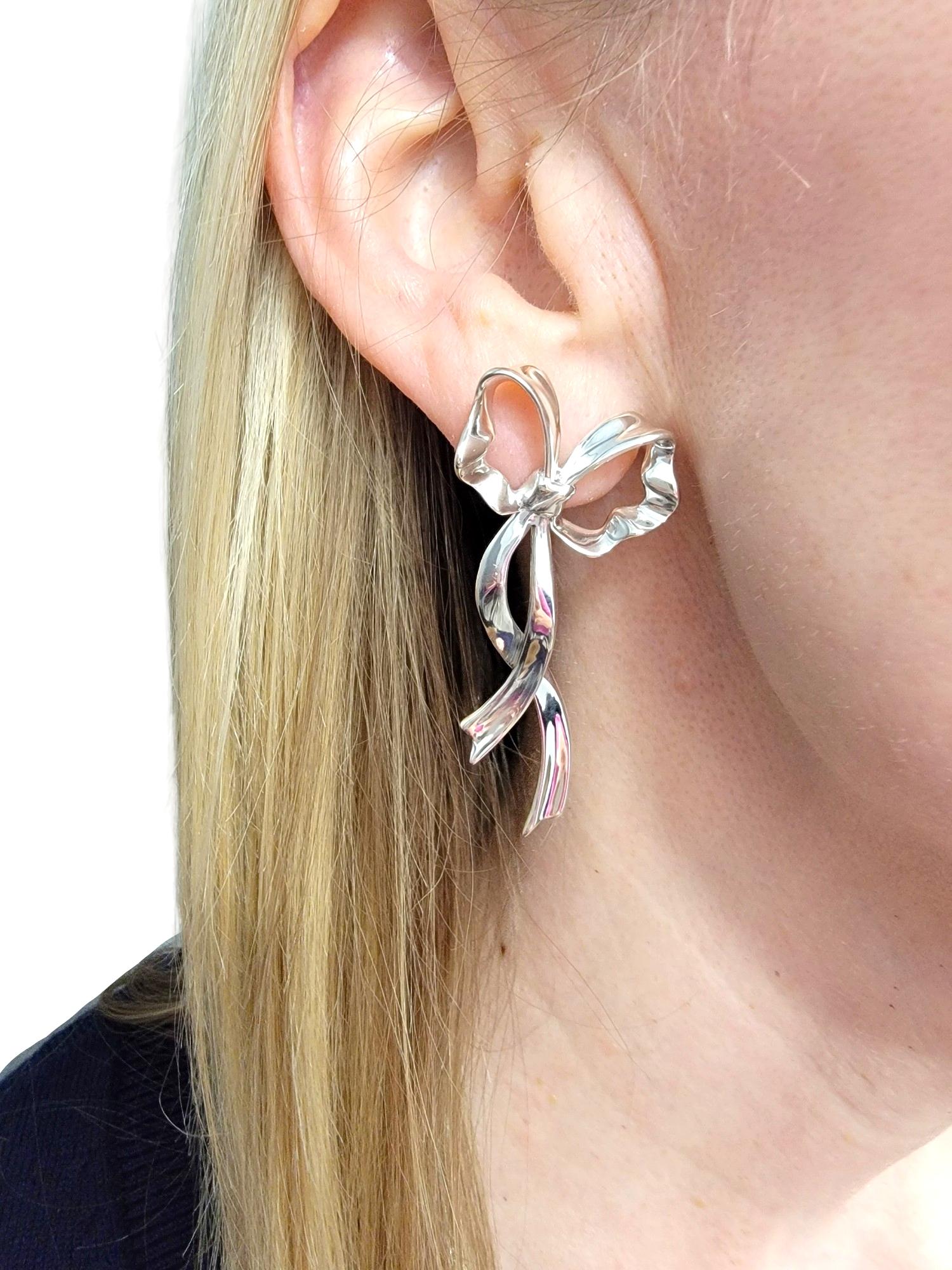 Weinlese Tiffany & Co. Große Schleifenschleifen-Ohrringe aus poliertem Sterlingsilber im Angebot 4