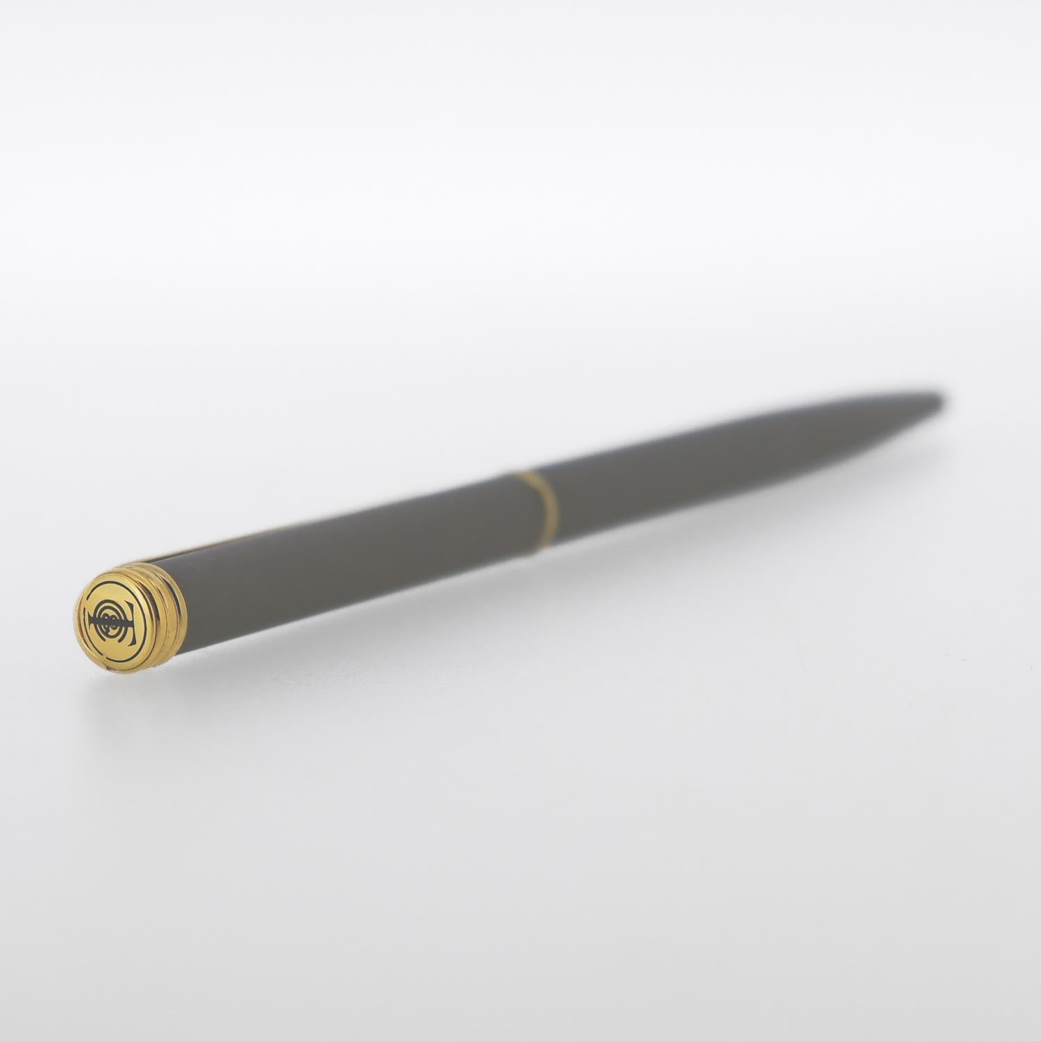 Tiffany & Co. d'epoca. Penna a sfera Old Logo grigio ardesia in acciaio inox e oro in vendita 4