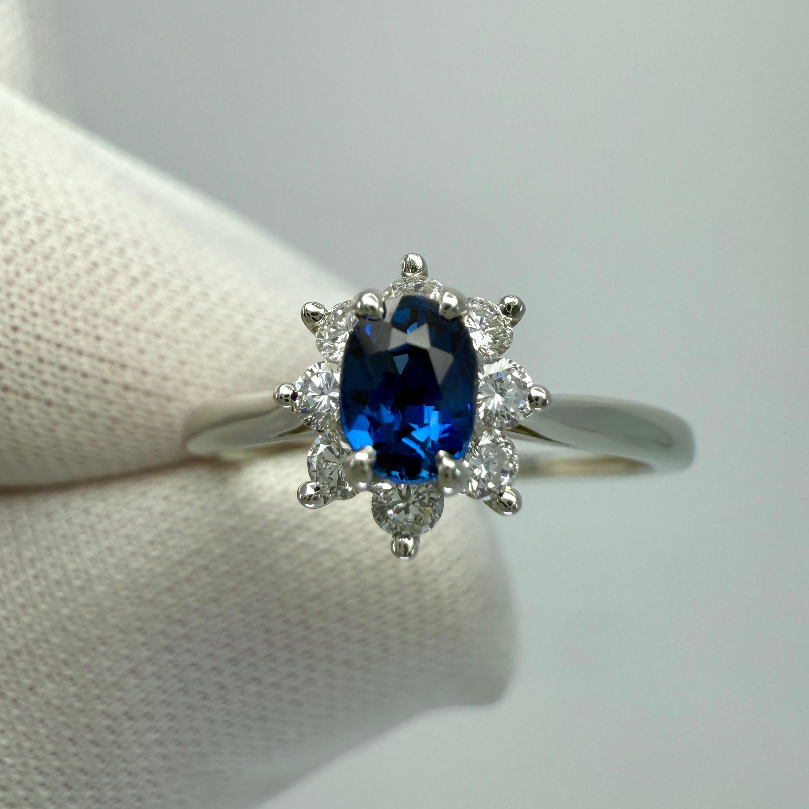 da uomo o donna Vintage Tiffany & Co. Anello con zaffiro blu reale ovale e diamante in platino con anello a raggiera in vendita