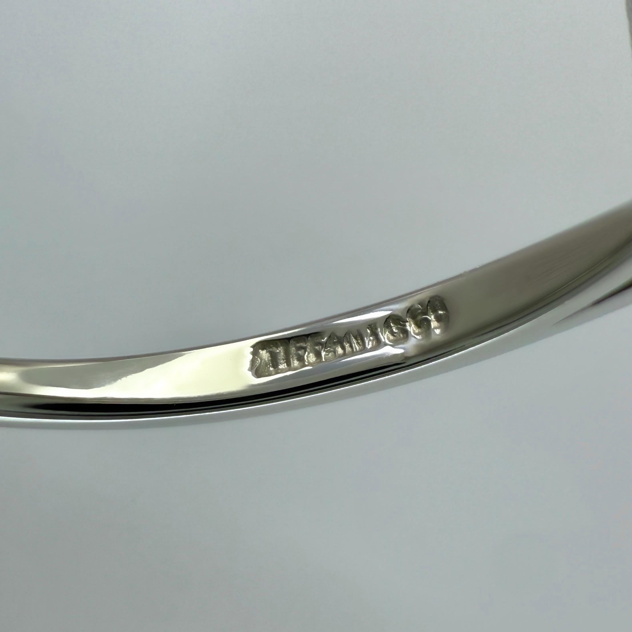 Vintage Tiffany & Co. Anello con zaffiro blu reale ovale e diamante in platino con anello a raggiera in vendita 2