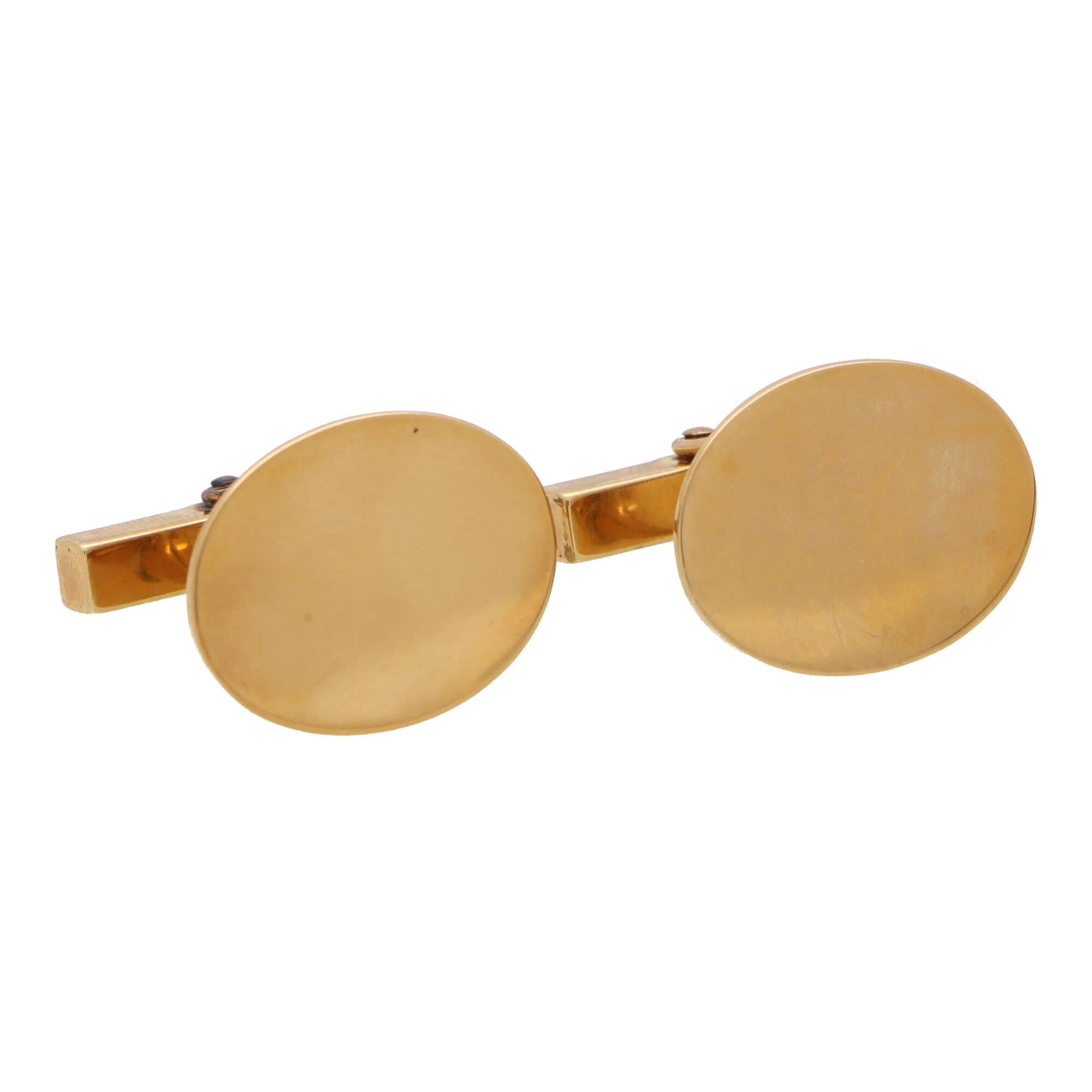 Vintage Tiffany & Co. Oval Swivel Back Cufflinks in 14k Yellow Gold In Excellent Condition For Sale In London, GB