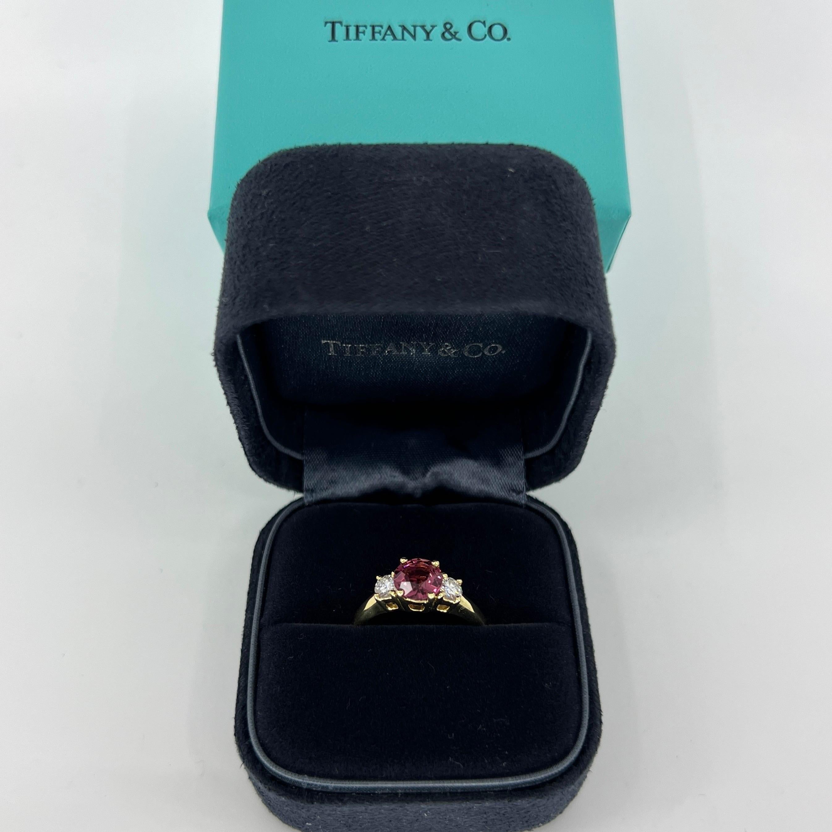 Vintage Tiffany & Co Pink Tourmaline & Diamond 18k Yellow Gold Three Stone Ring 4
