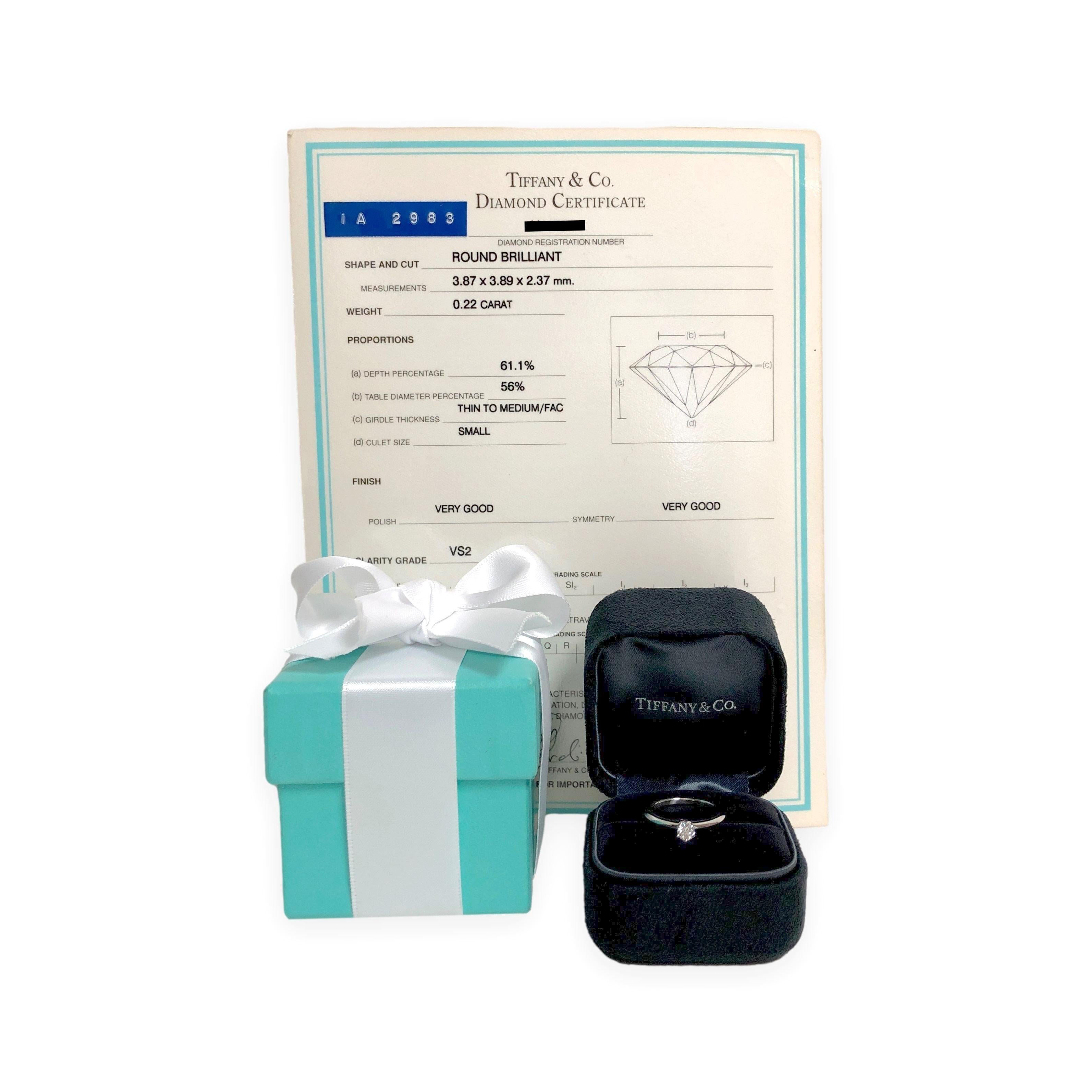 Tiffany & Co. d'epoca. Anello di fidanzamento solitario in platino con diamante G VS2 da 0,22 carati in vendita 2