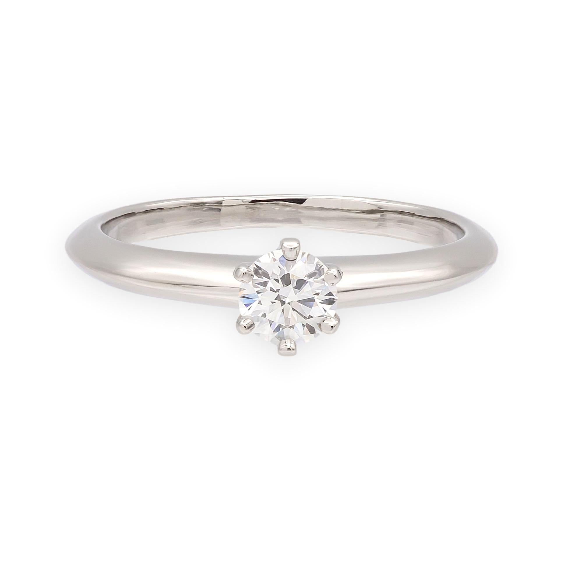 Tiffany & Co. d'epoca. Anello di fidanzamento solitario in platino con diamante da 0,27 ct E VVS1