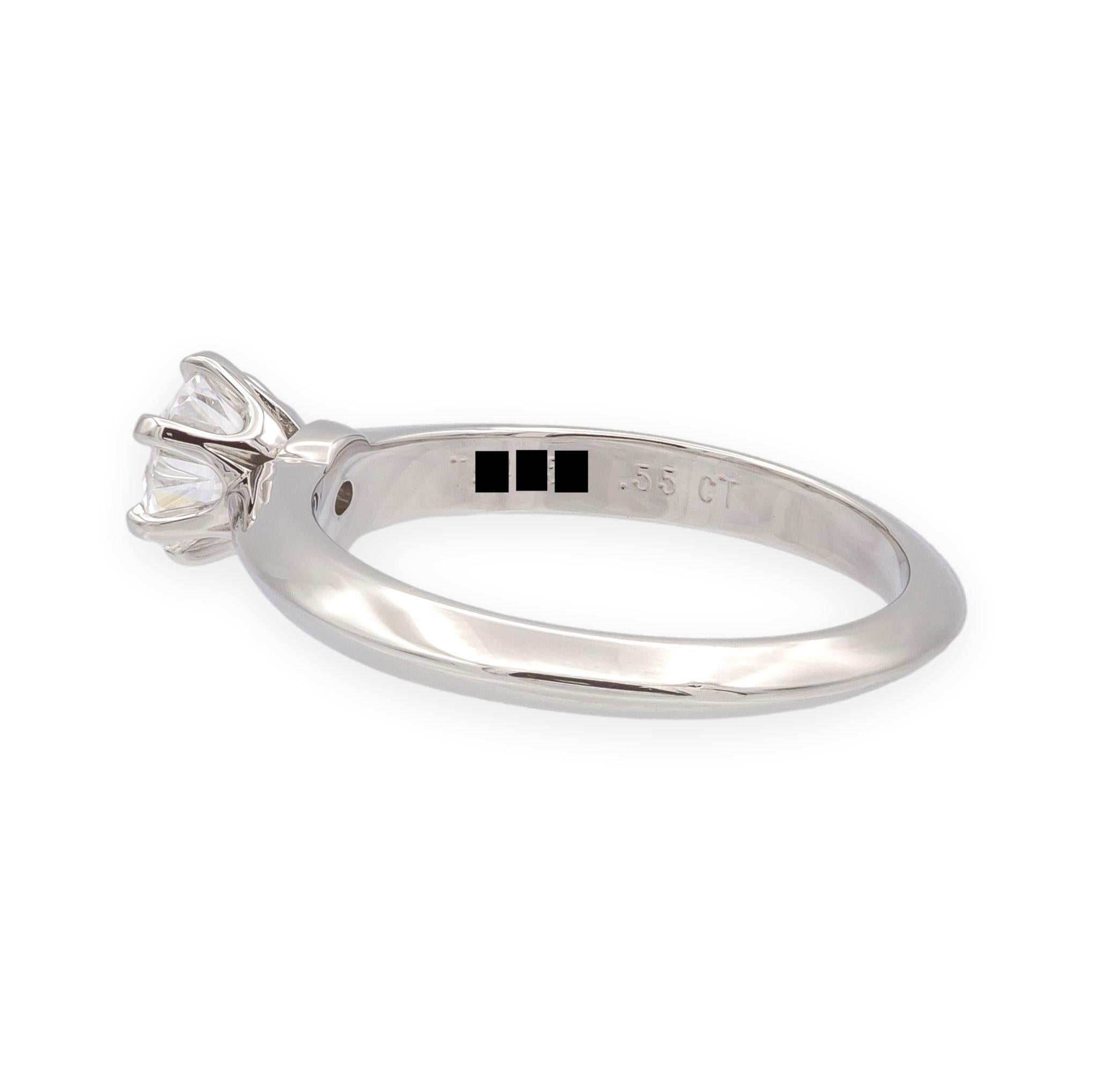 Contemporain Vintage Tiffany & Co. Bague de fiançailles solitaire en platine avec un diamant de 55ct D VS2 en vente