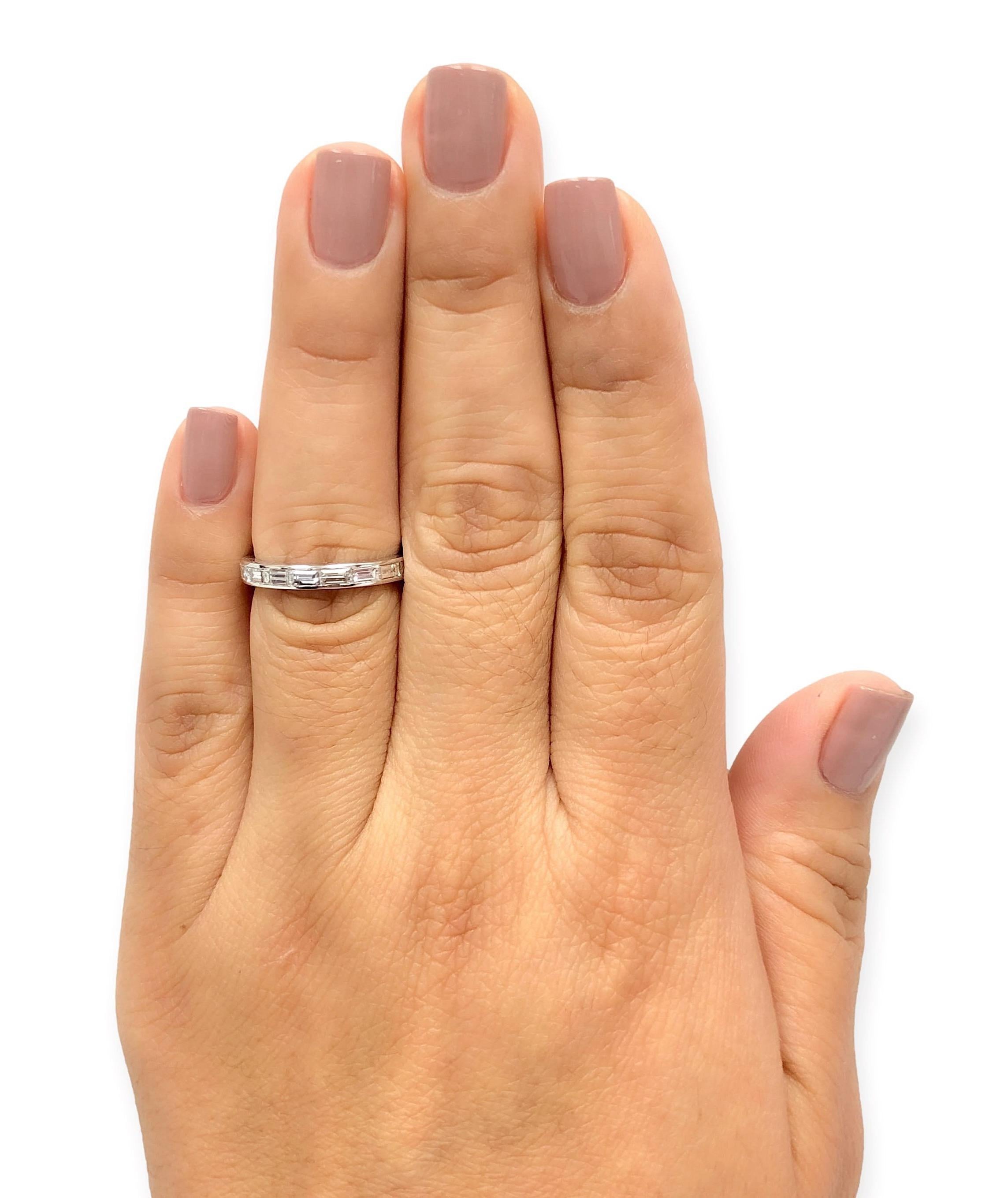 Weinlese Tiffany & Co. Platin Baguette Channel 3mm Bandring im Zustand „Gut“ im Angebot in New York, NY