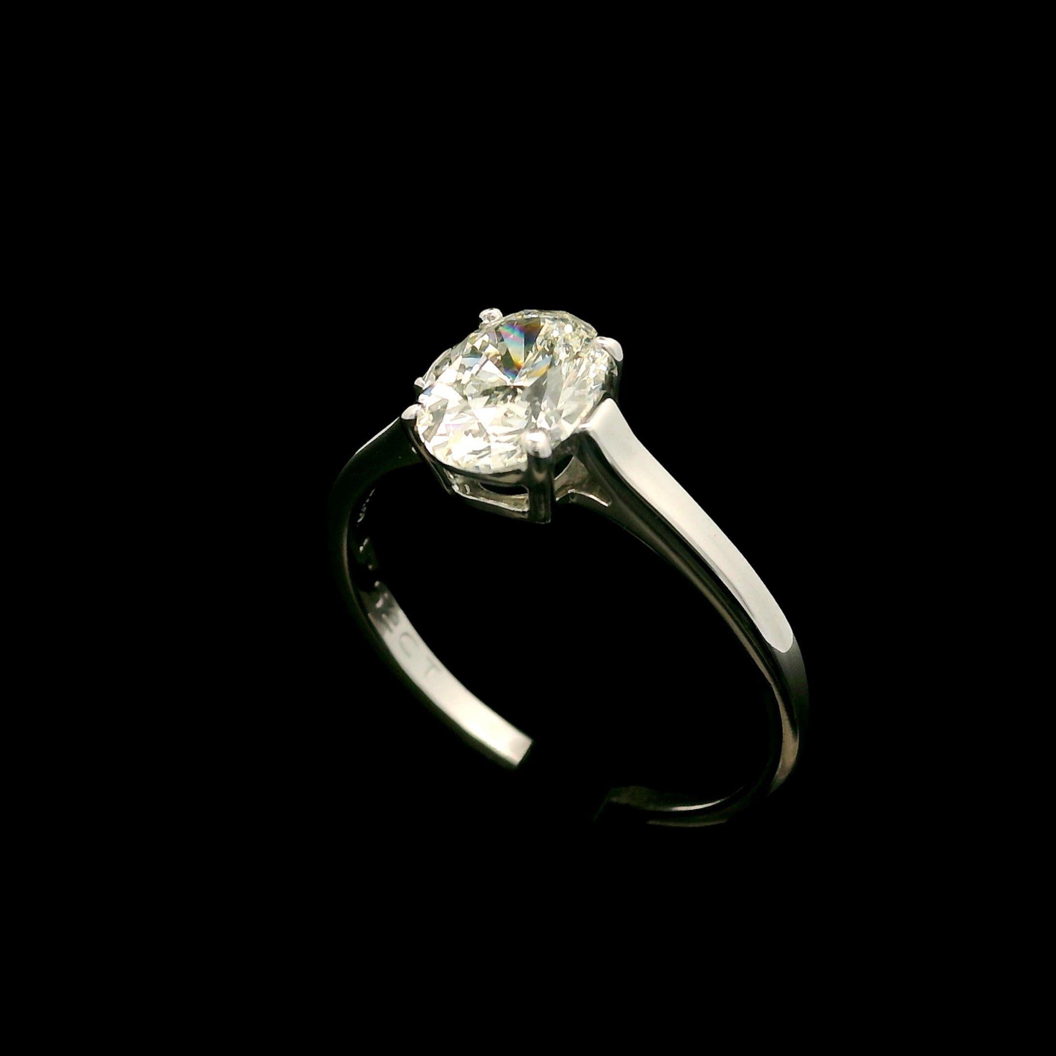 Weinlese Tiffany & Co. Platin GIA 1,52 Karat Oval Diamant Solitär Verlobungsring im Zustand „Hervorragend“ im Angebot in Montclair, NJ